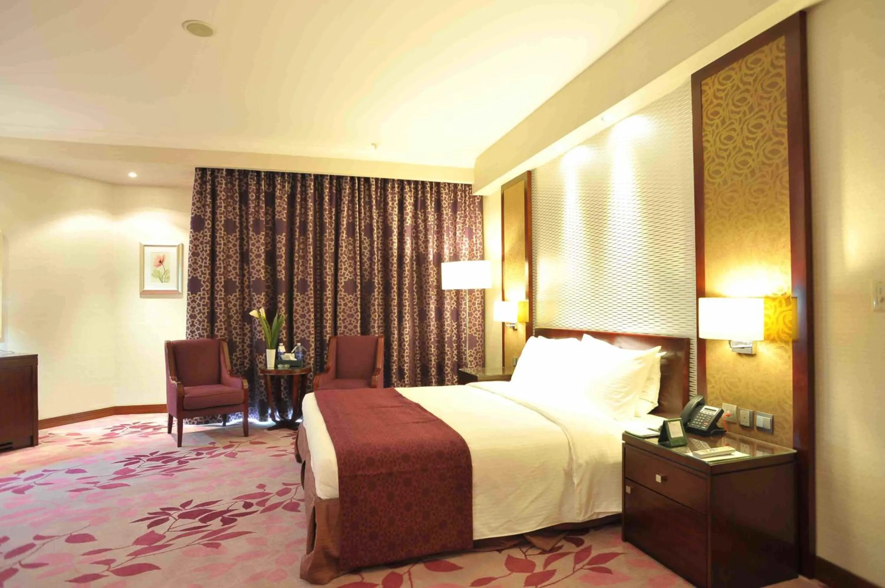 Toilet, Bed in Al Marwa Rayhaan by Rotana - Makkah