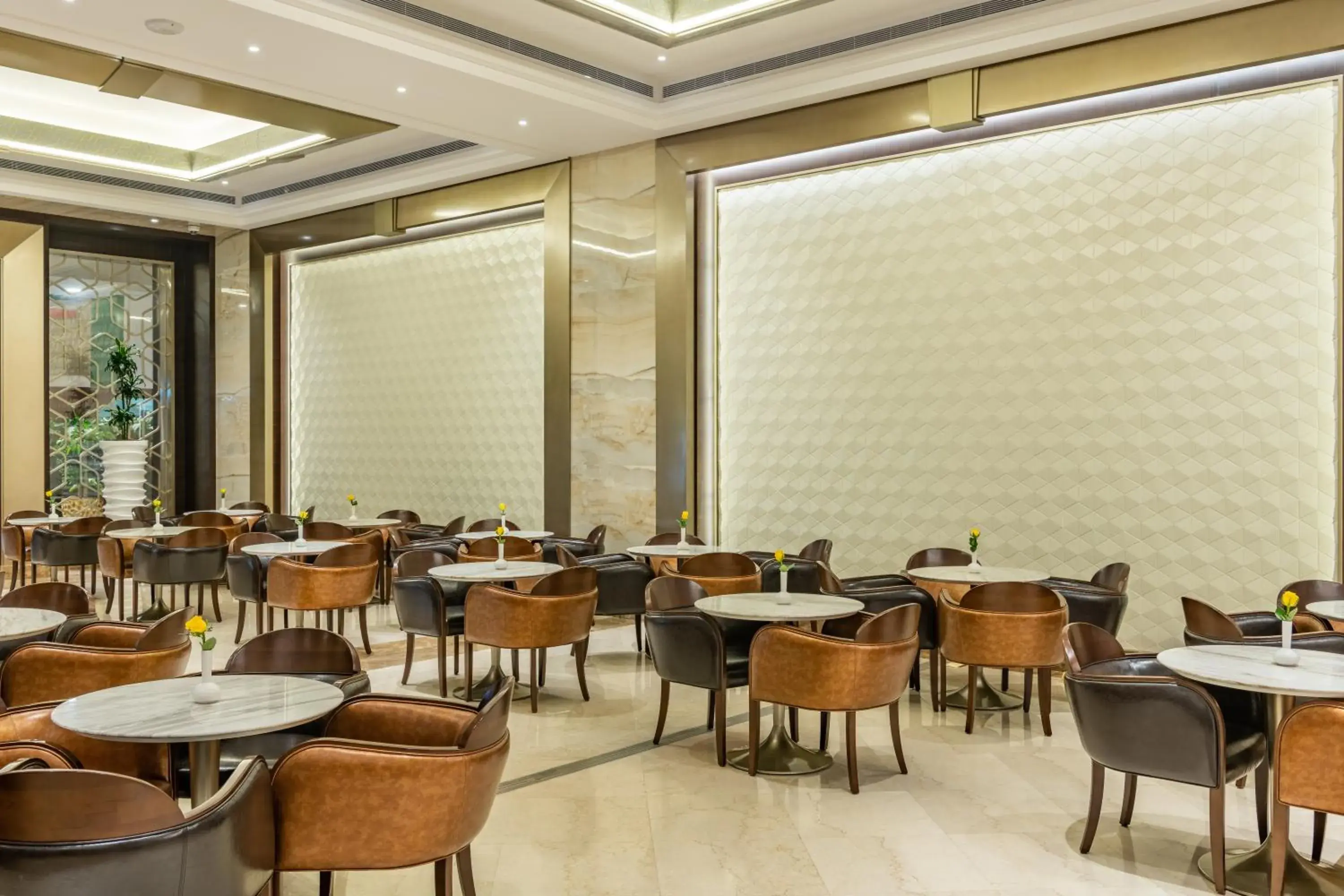 Restaurant/places to eat in Al Marwa Rayhaan by Rotana - Makkah Restaurant/places to eat in Al Marwa Rayhaan by Rotana - Makkah