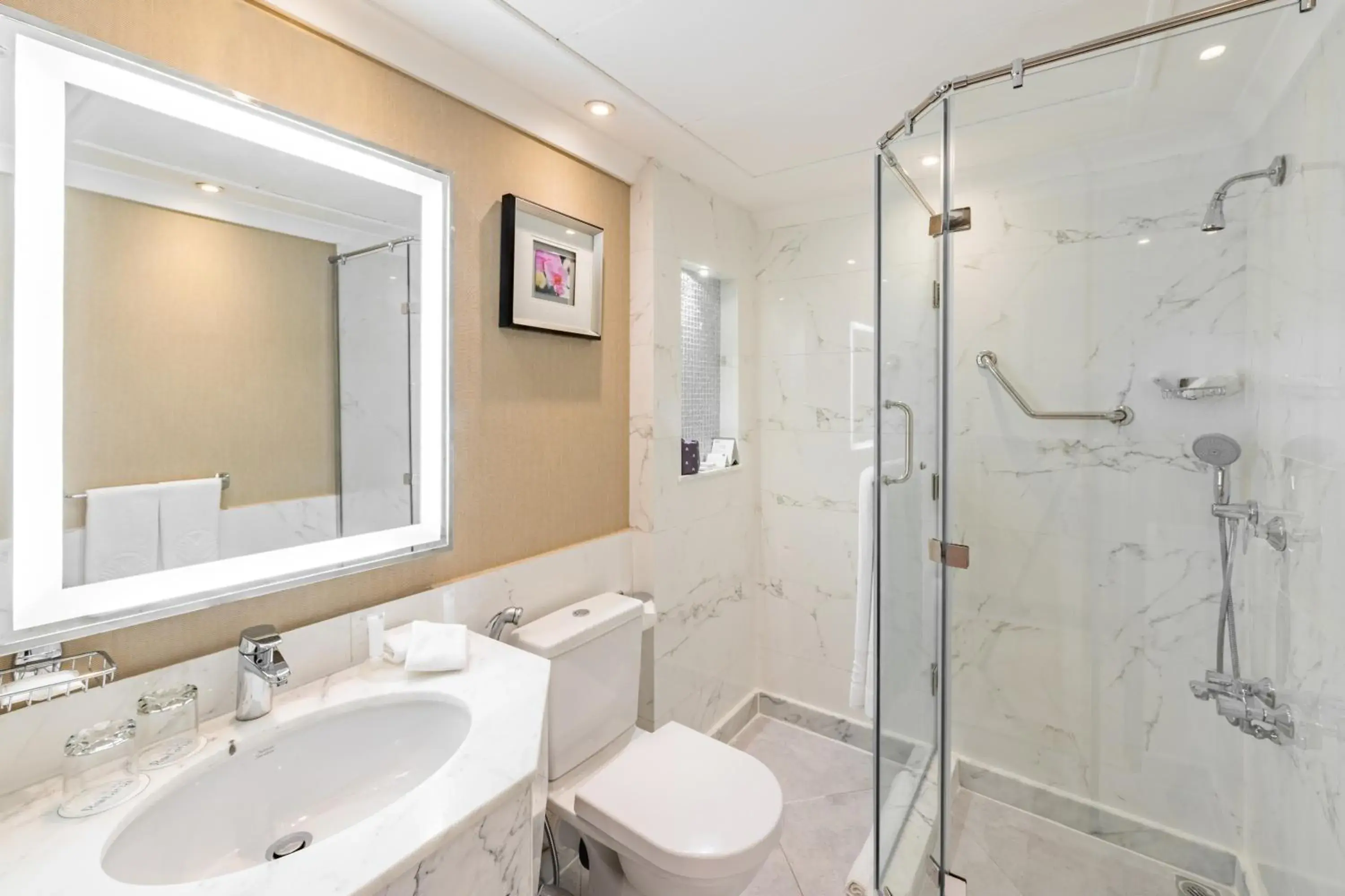 Bathroom in Al Marwa Rayhaan by Rotana - Makkah Bathroom in Al Marwa Rayhaan by Rotana - Makkah