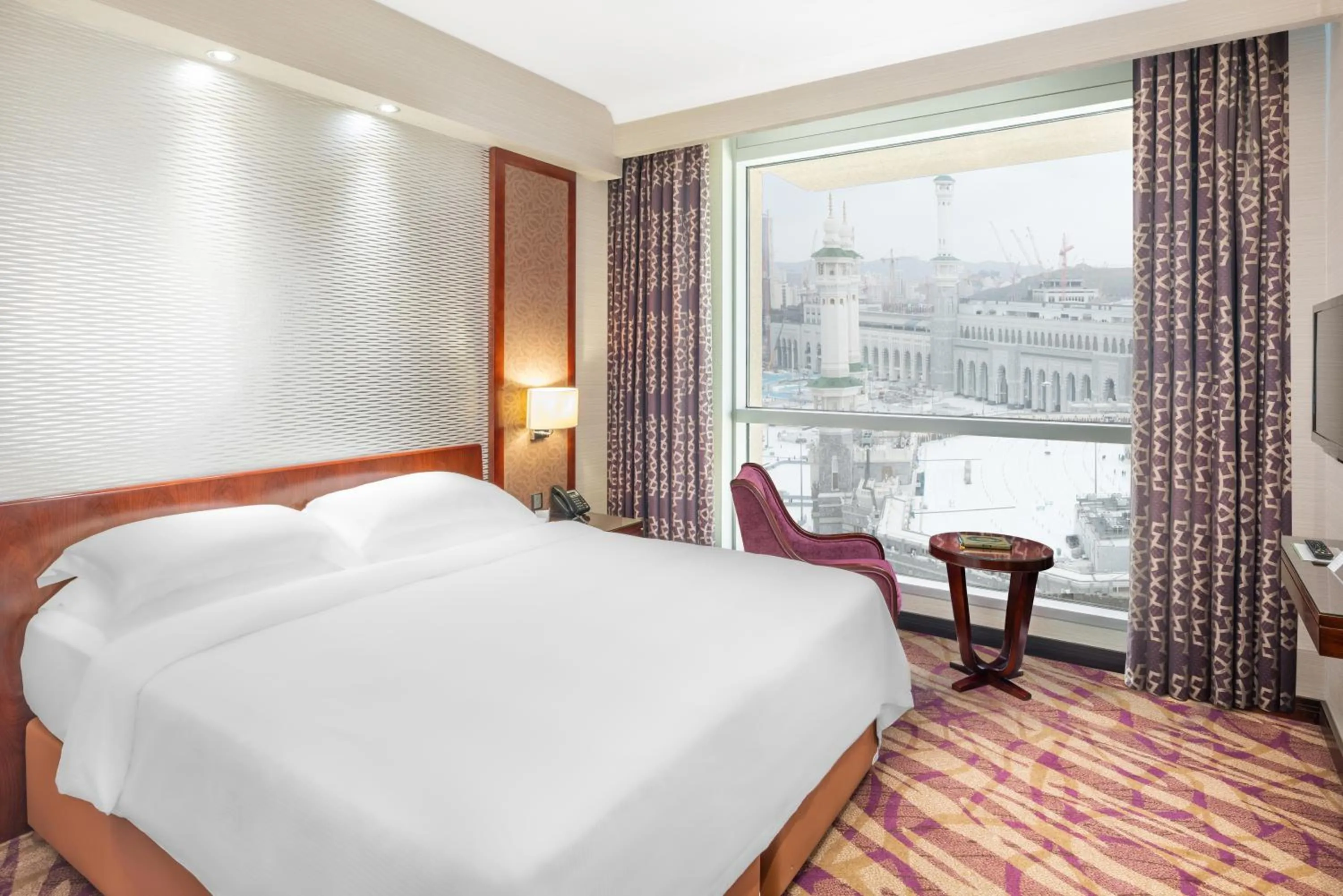 Bedroom, Bed in Al Marwa Rayhaan by Rotana - Makkah