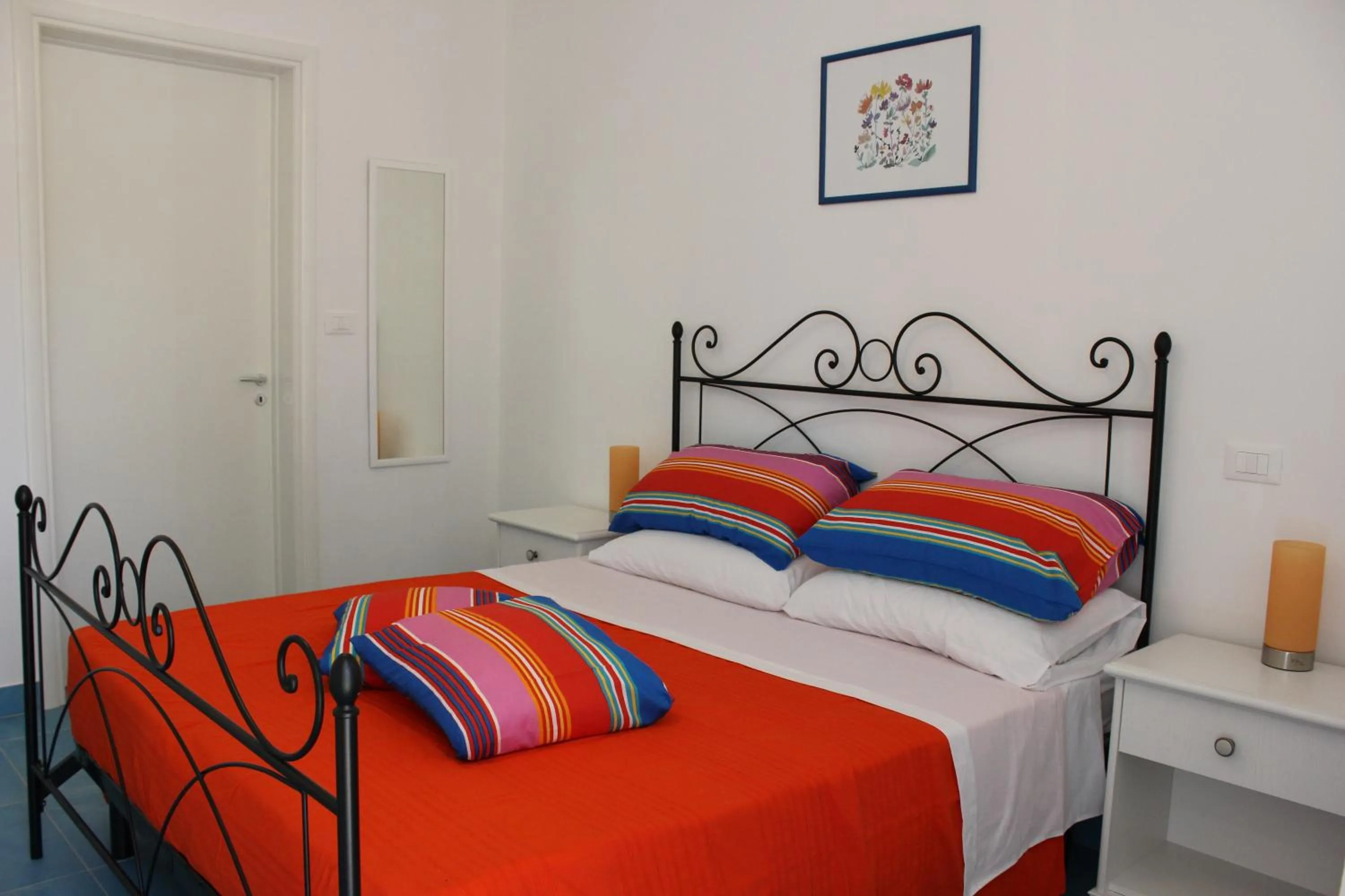 Bedroom, Bed in Verdeblu