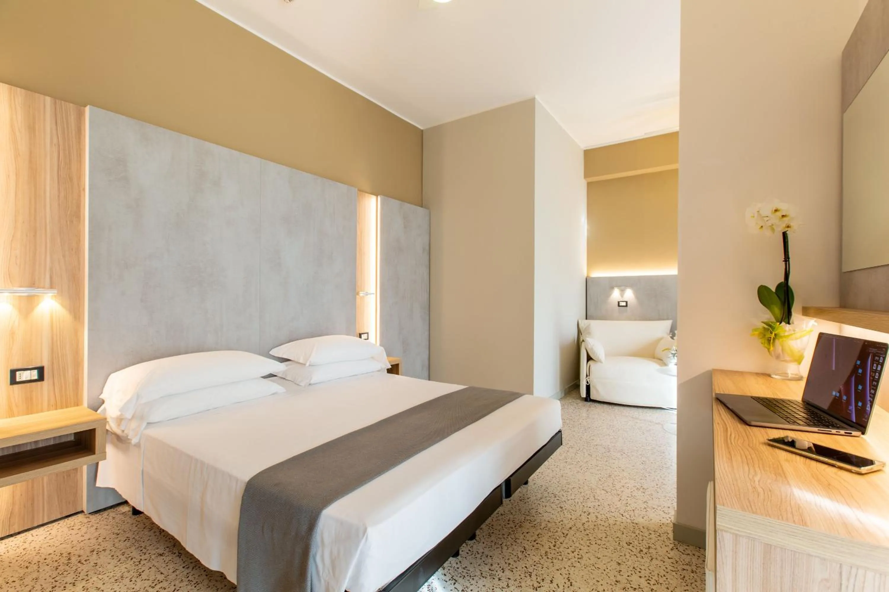 Bed in Hotel Romantico