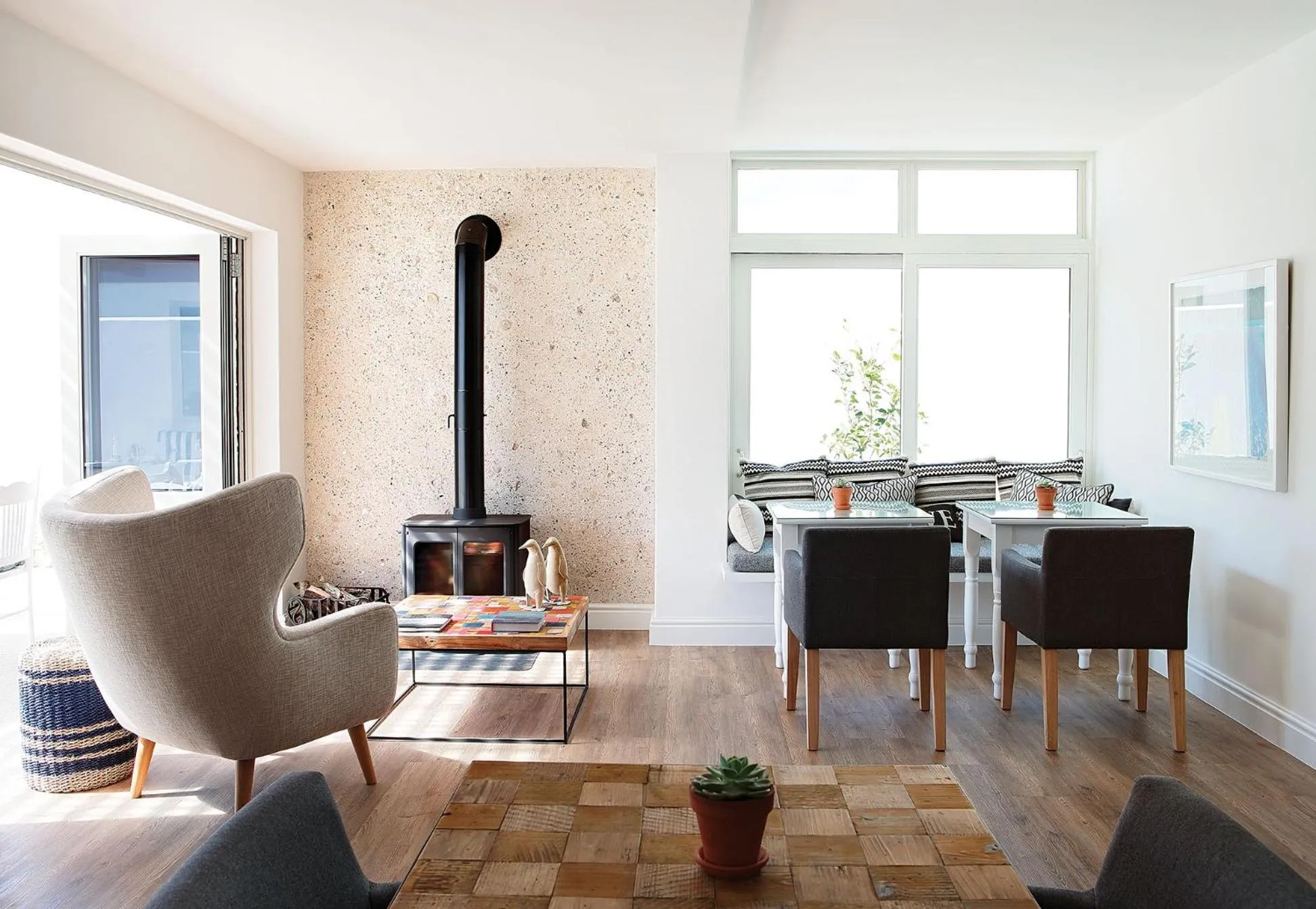 Living room in One Marine Drive Boutique Hotel & Spa by The Living Journey Collection