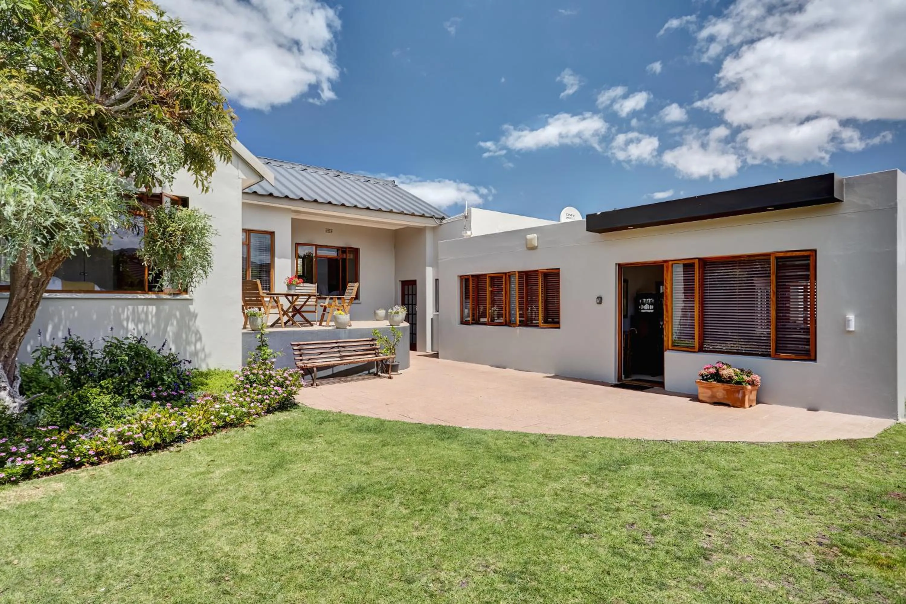 Two-Bedroom House in Beautiful Abalone