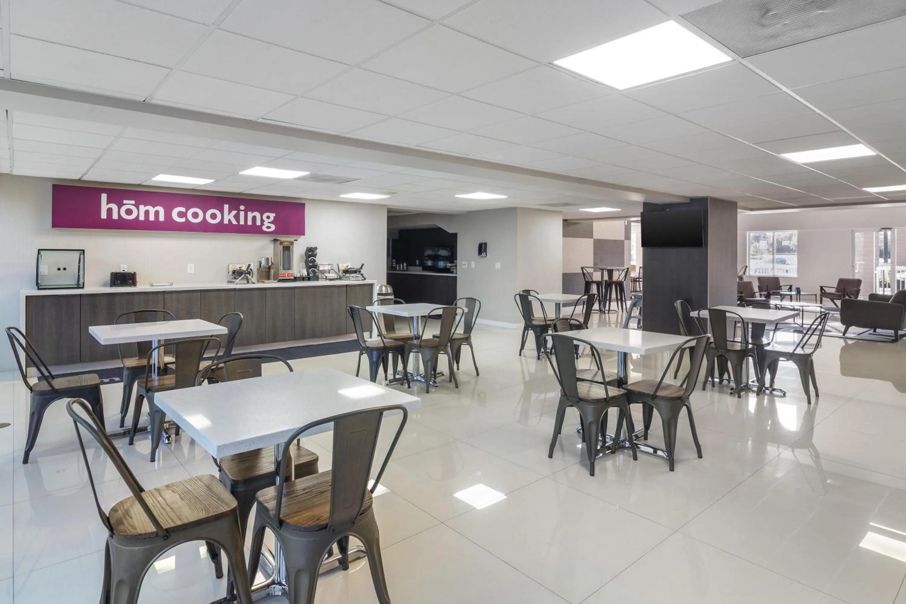 Breakfast in HOM Hotel Gainesville, SureStay Collection by Best Western