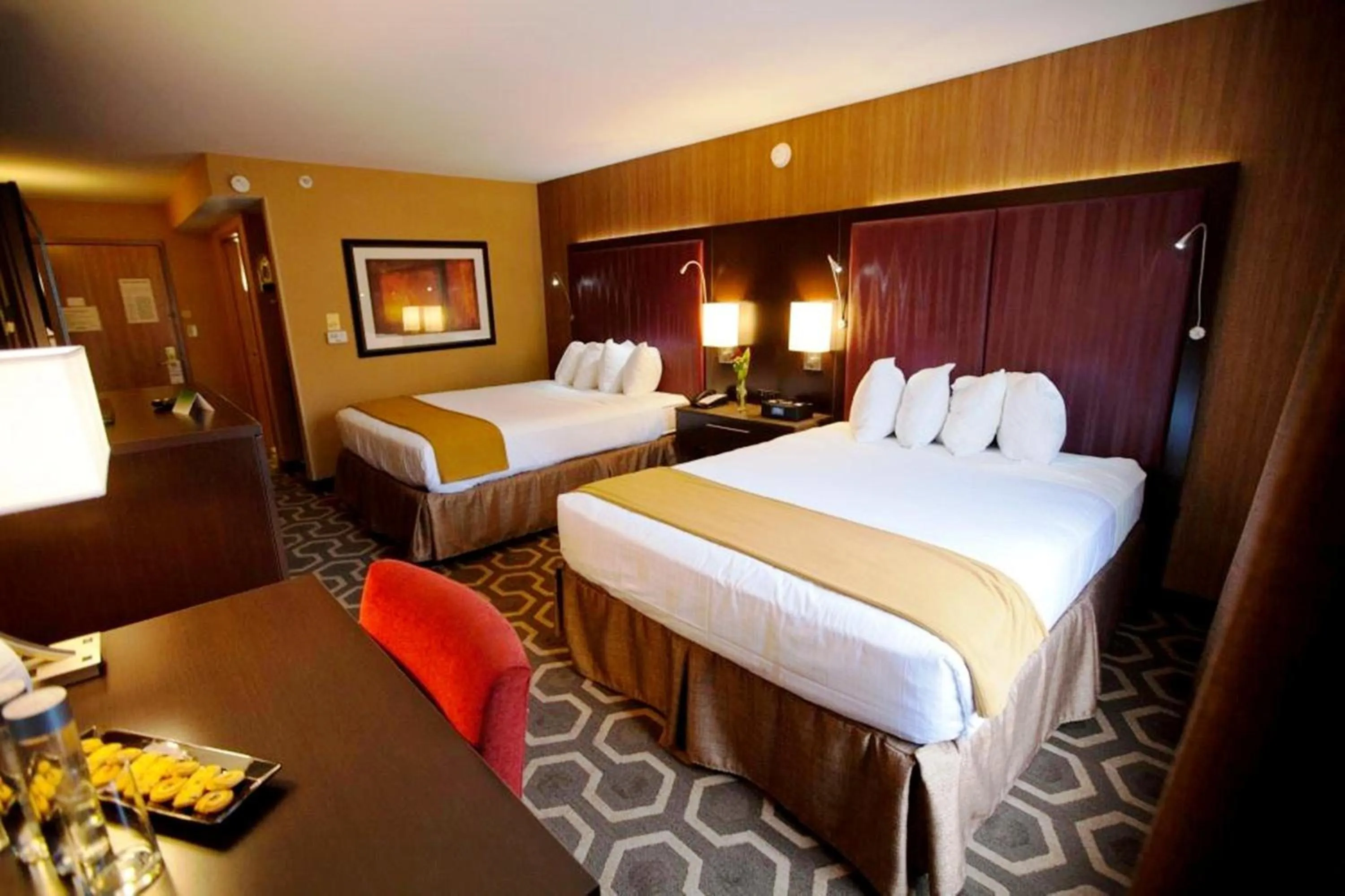 Photo of the whole room, Bed in Holiday Inn Express Hotel & Suites Vineland Millville by IHG