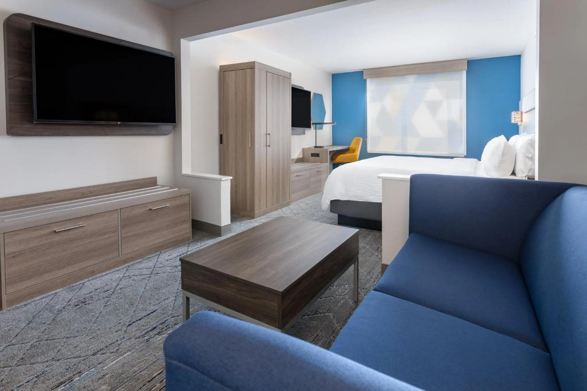 Photo of the whole room, Bed in Holiday Inn Express Hotel & Suites Vineland Millville by IHG