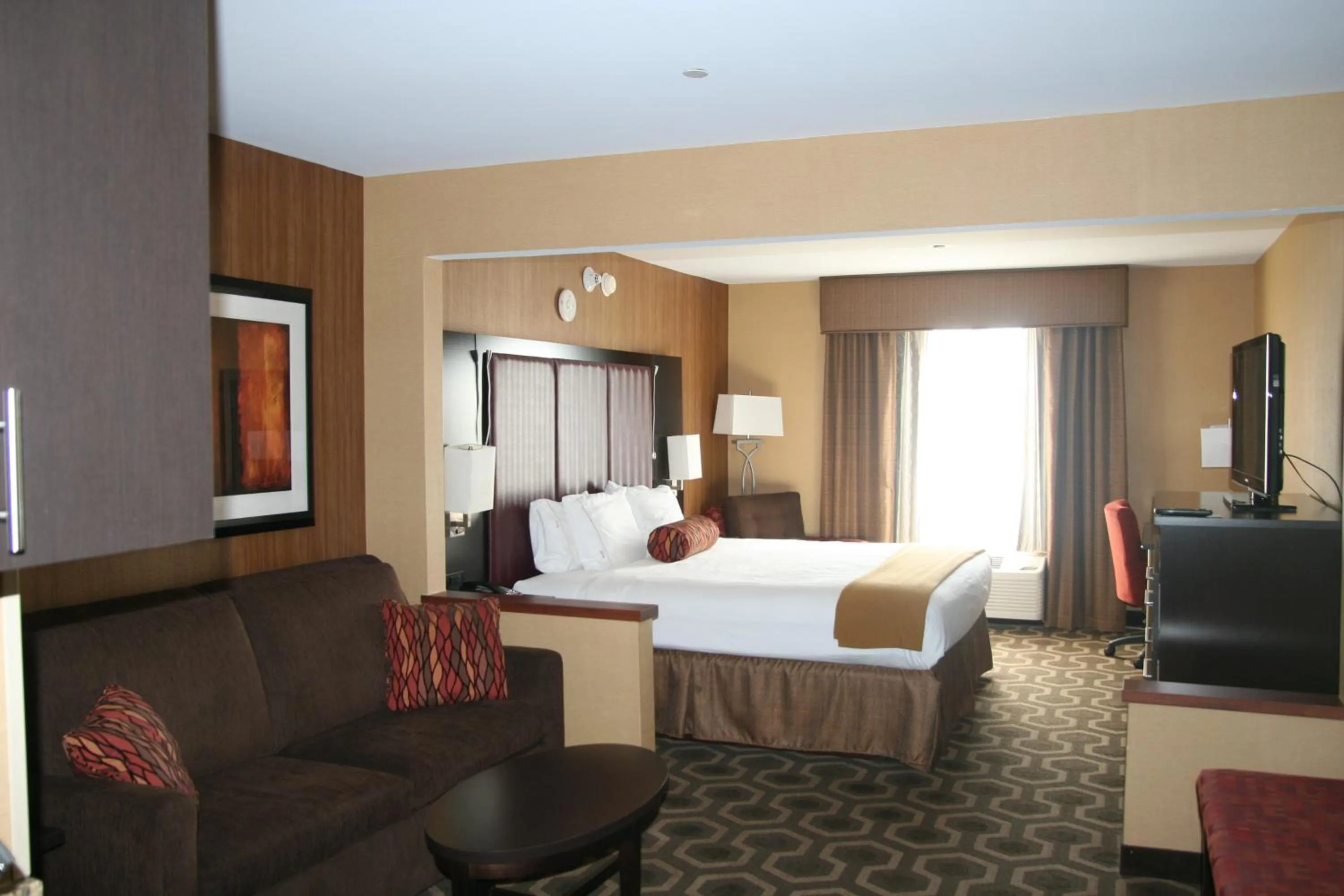 Photo of the whole room, Bed in Holiday Inn Express Hotel & Suites Vineland Millville by IHG