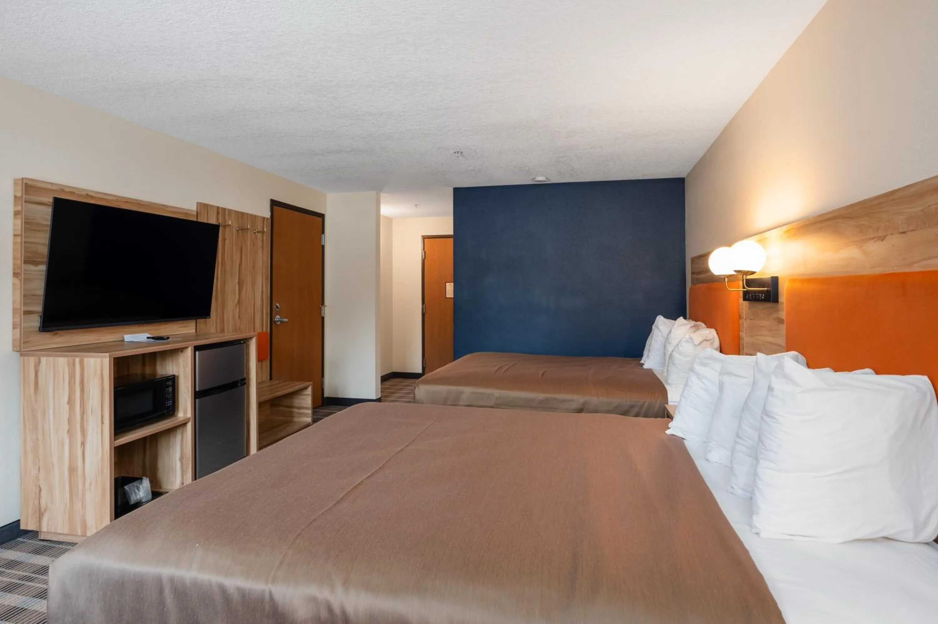 Bed in All Seasons Resort