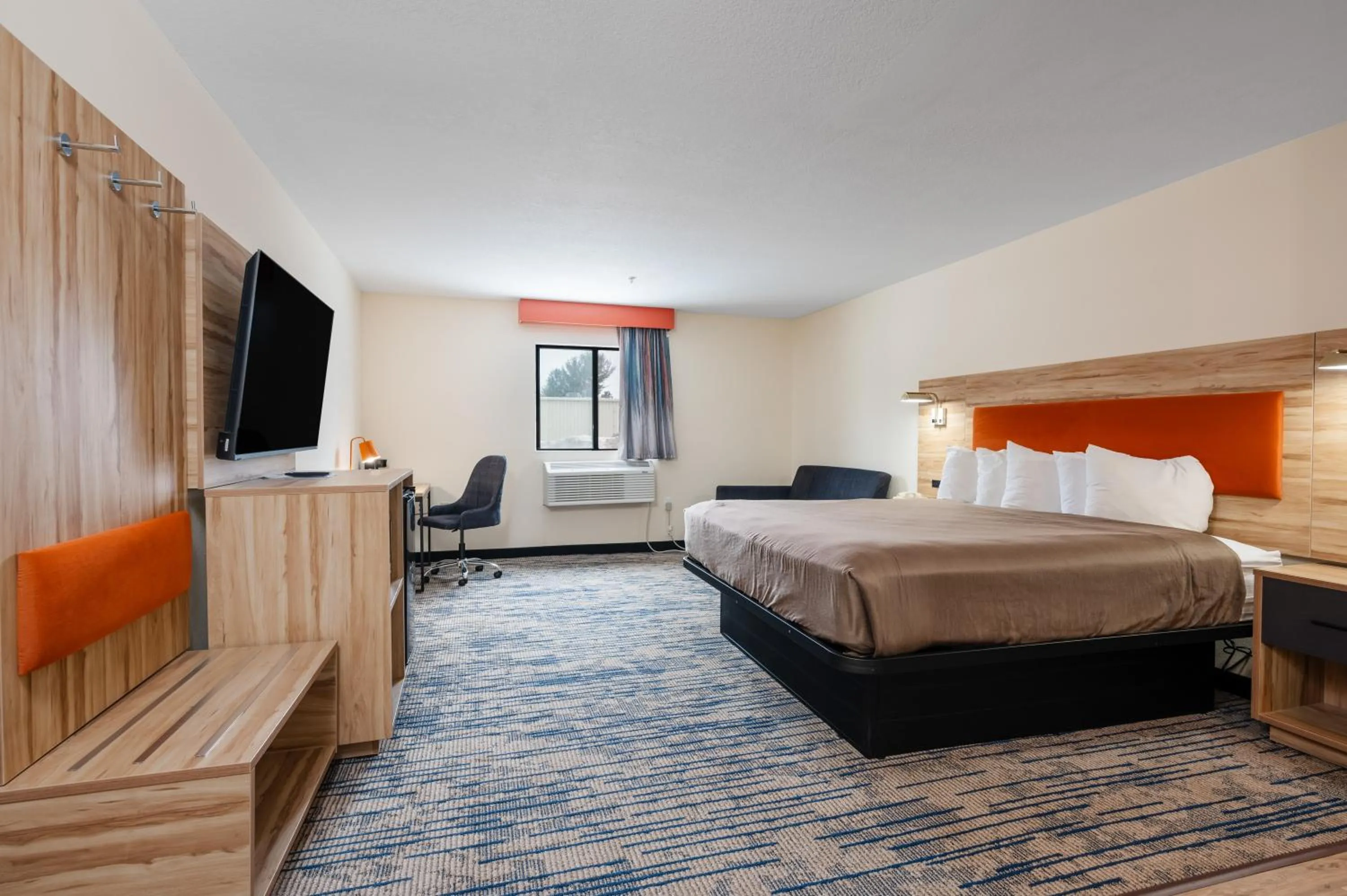 Photo of the whole room, Bed in All Seasons Resort