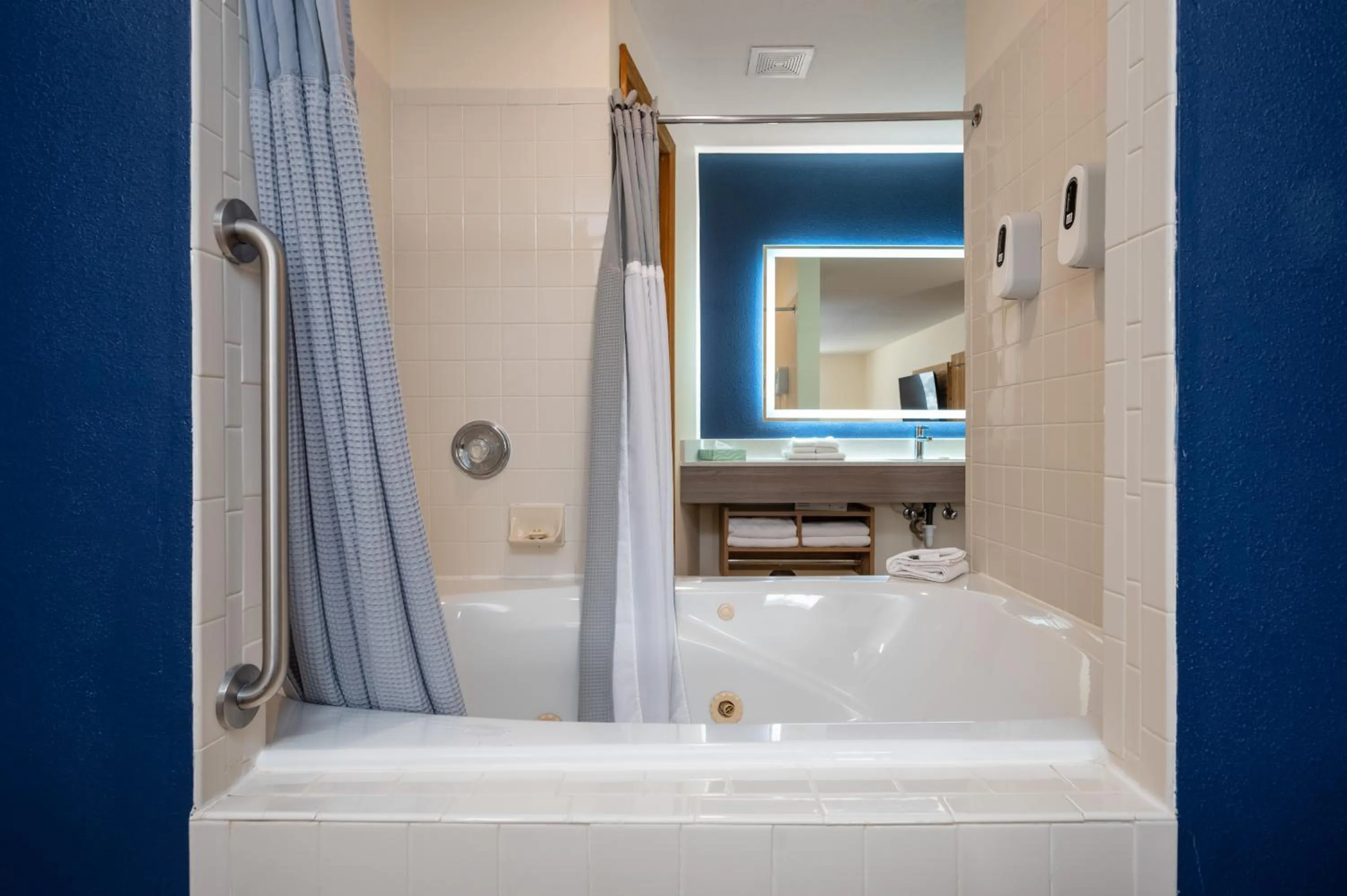 Bath in All Seasons Resort