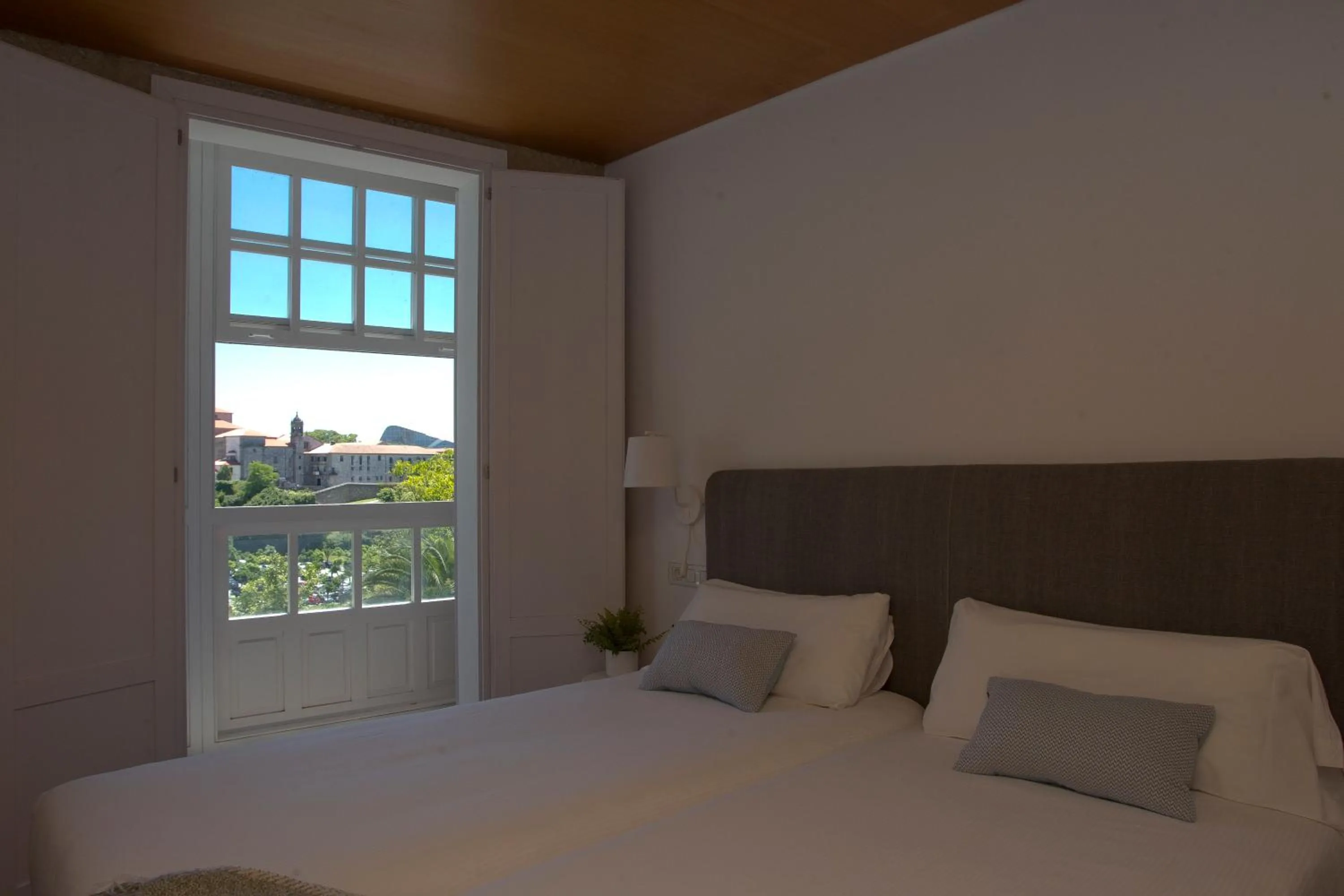 Bedroom, Bed in Pensión O Xardin de Julia