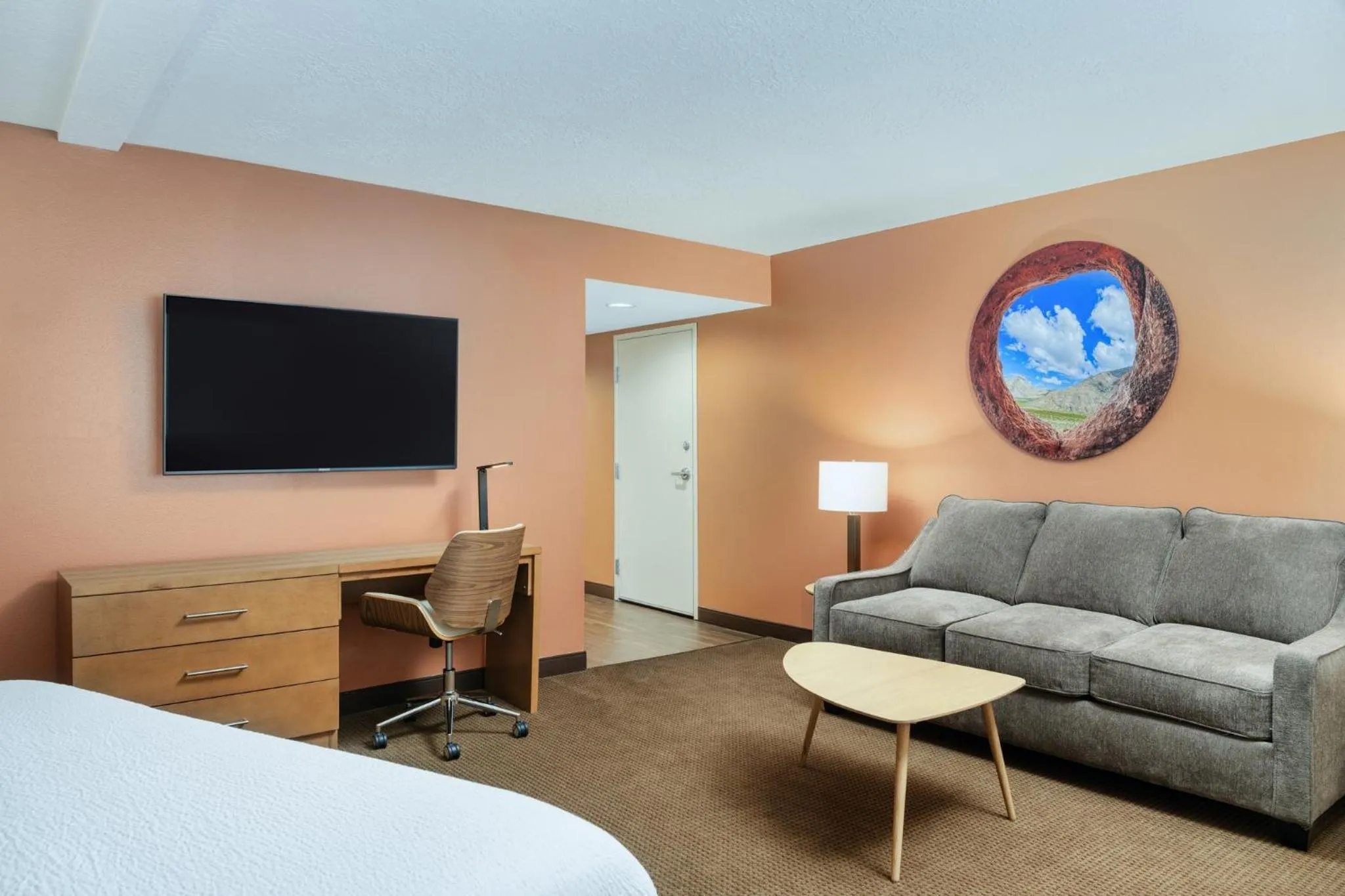 Photo of the whole room, Bed in Holiday Inn Resort Mesquite by IHG