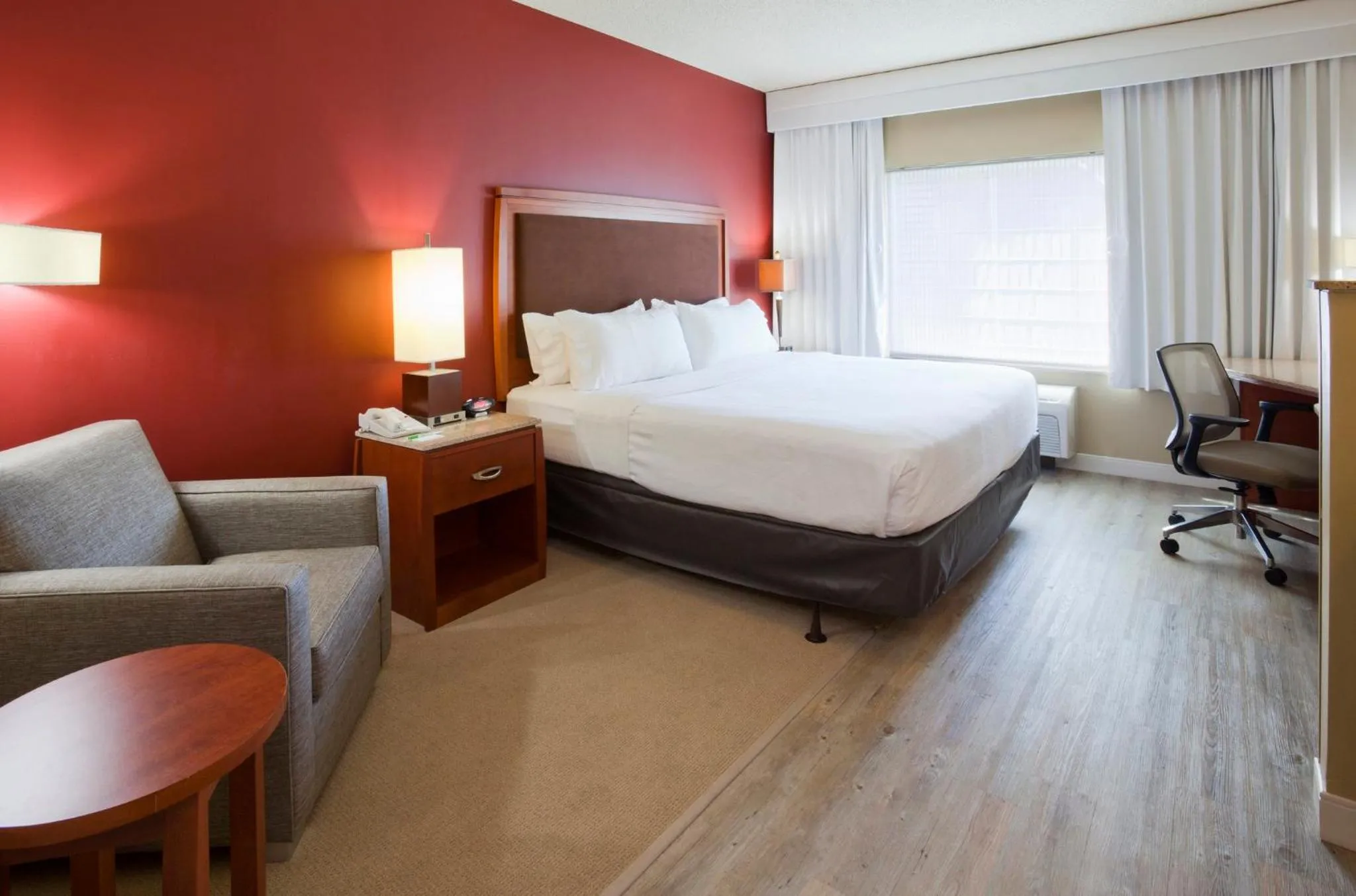 Photo of the whole room, Bed in Holiday Inn Hotel & Suites Maple Grove Northwest Minneapolis-Arbor Lakes by IHG
