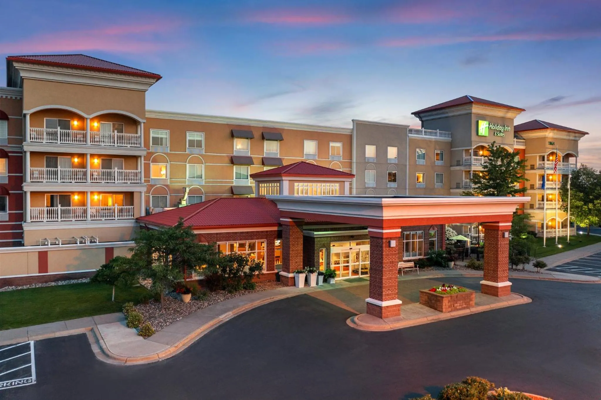 Property building in Holiday Inn Hotel & Suites Maple Grove Northwest Minneapolis-Arbor Lakes by IHG