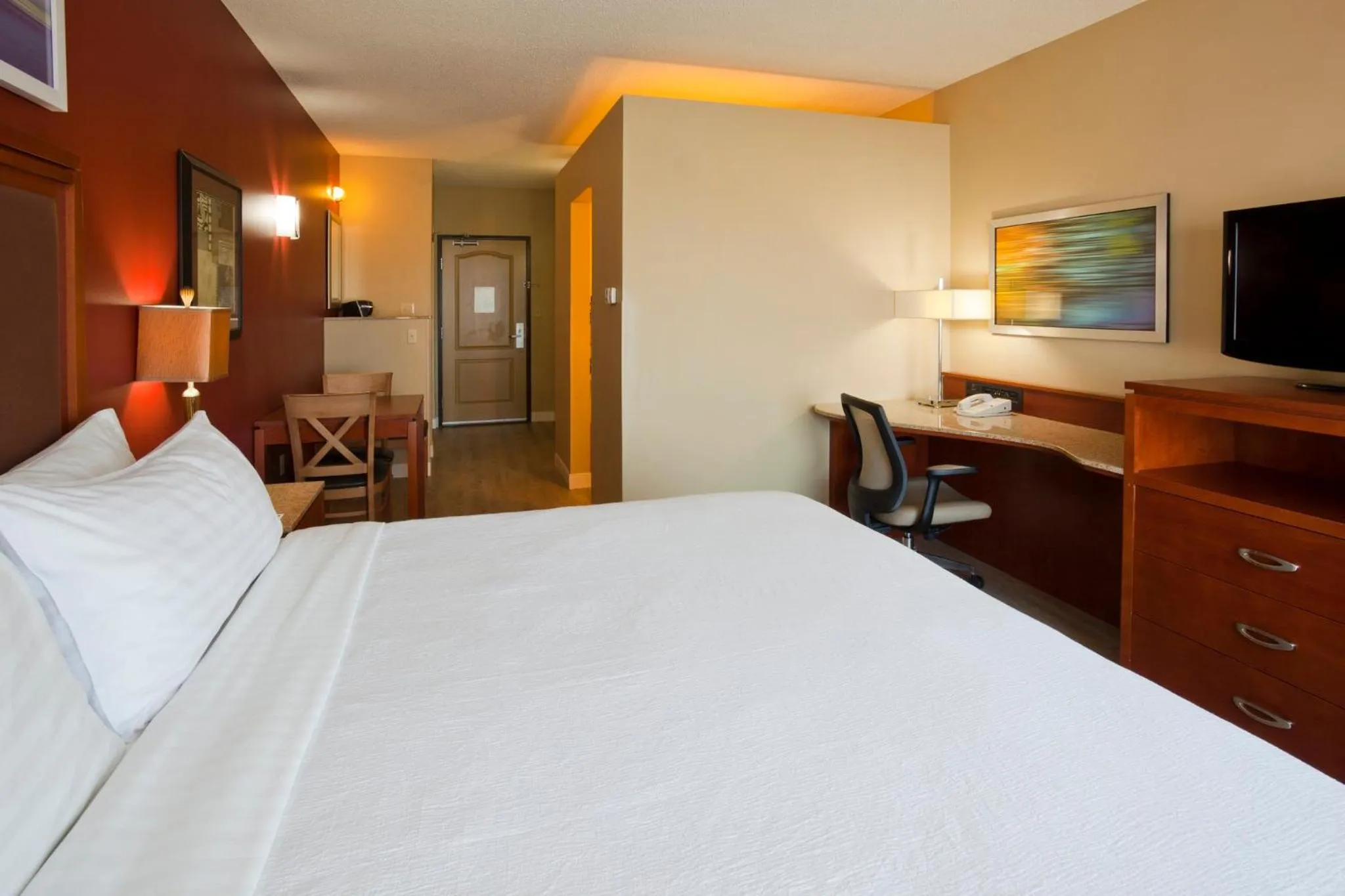 Photo of the whole room, Bed in Holiday Inn Hotel & Suites Maple Grove Northwest Minneapolis-Arbor Lakes by IHG