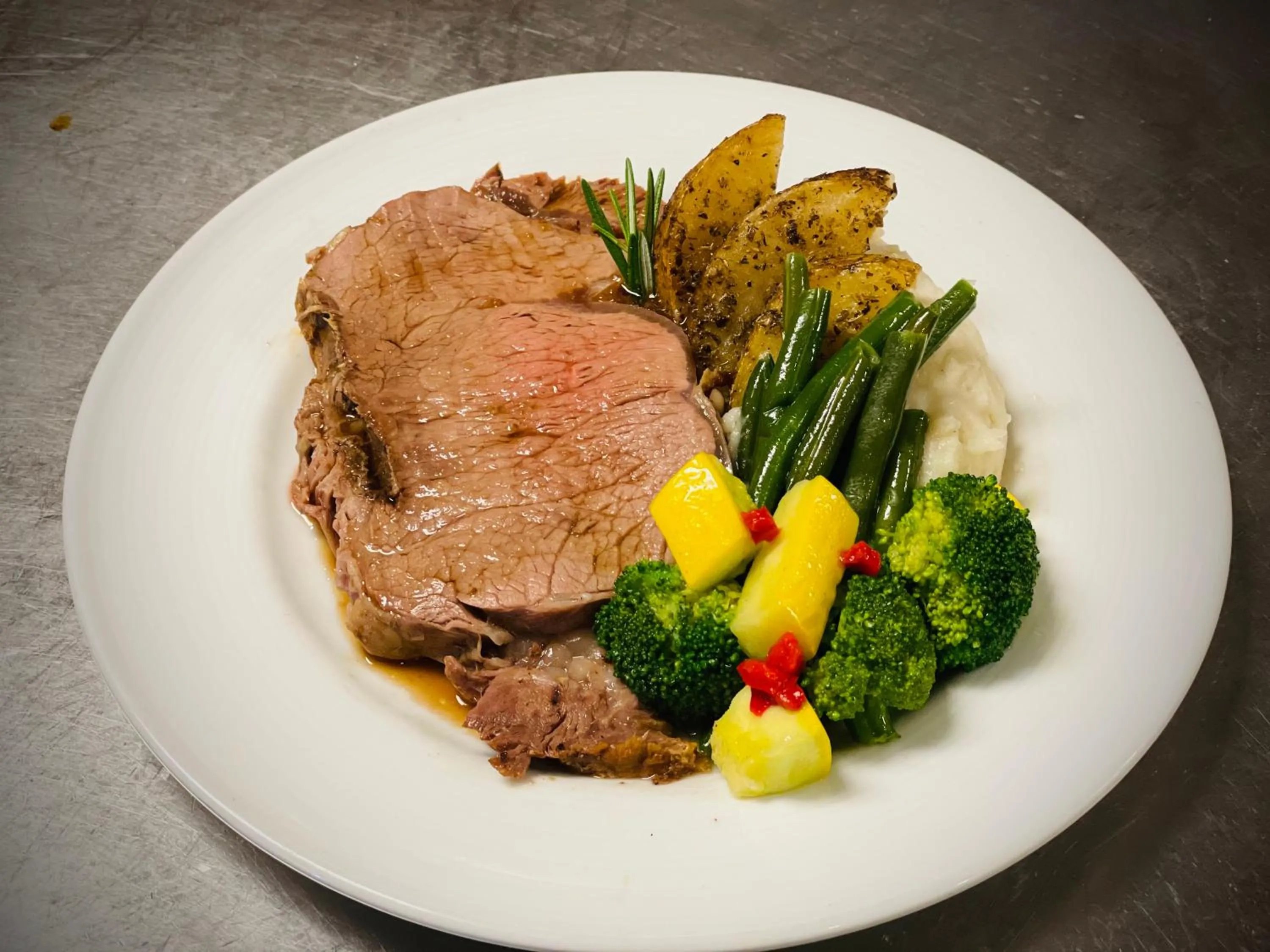 Restaurant/places to eat in Crowne Plaza Ft Myers Gulf Coast by IHG