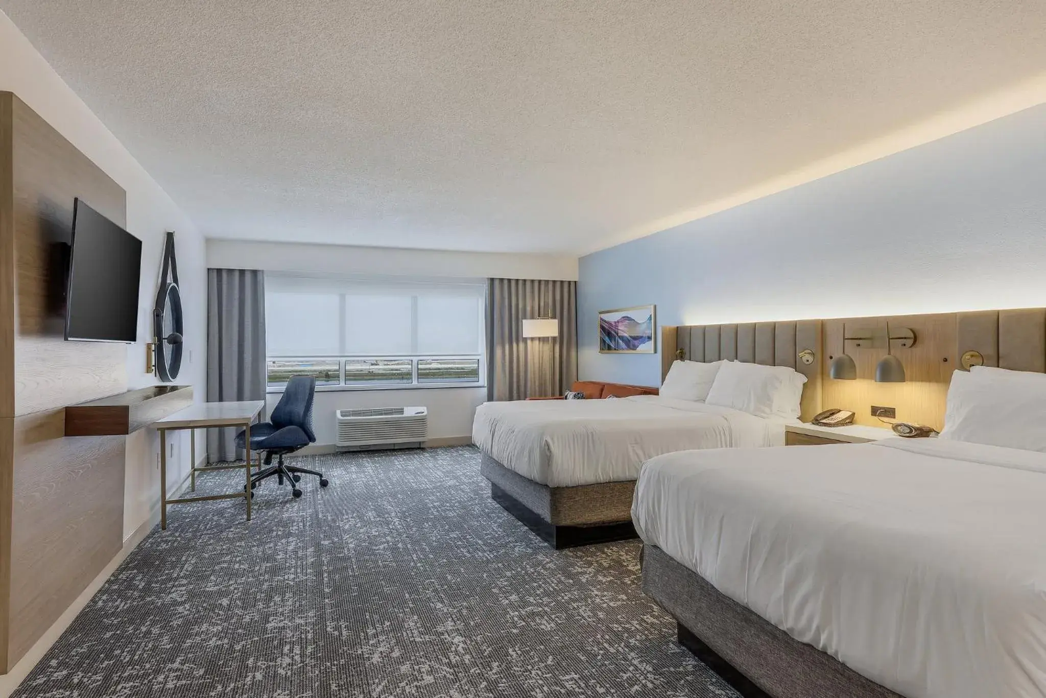 Standard Room with Two Queen Beds - Communications Accessible Tub in Crowne Plaza Ft Myers Gulf Coast by IHG Standard Room with Two Queen Beds - Communications Accessible Tub in Crowne Plaza Ft Myers Gulf Coast by IHG