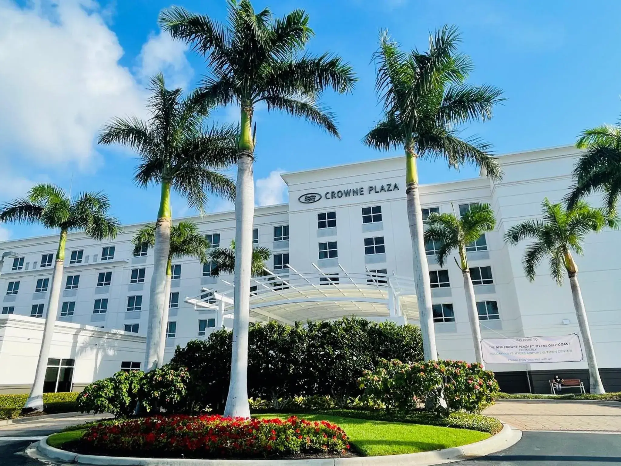 Property building in Crowne Plaza Ft Myers Gulf Coast by IHG Property building in Crowne Plaza Ft Myers Gulf Coast by IHG