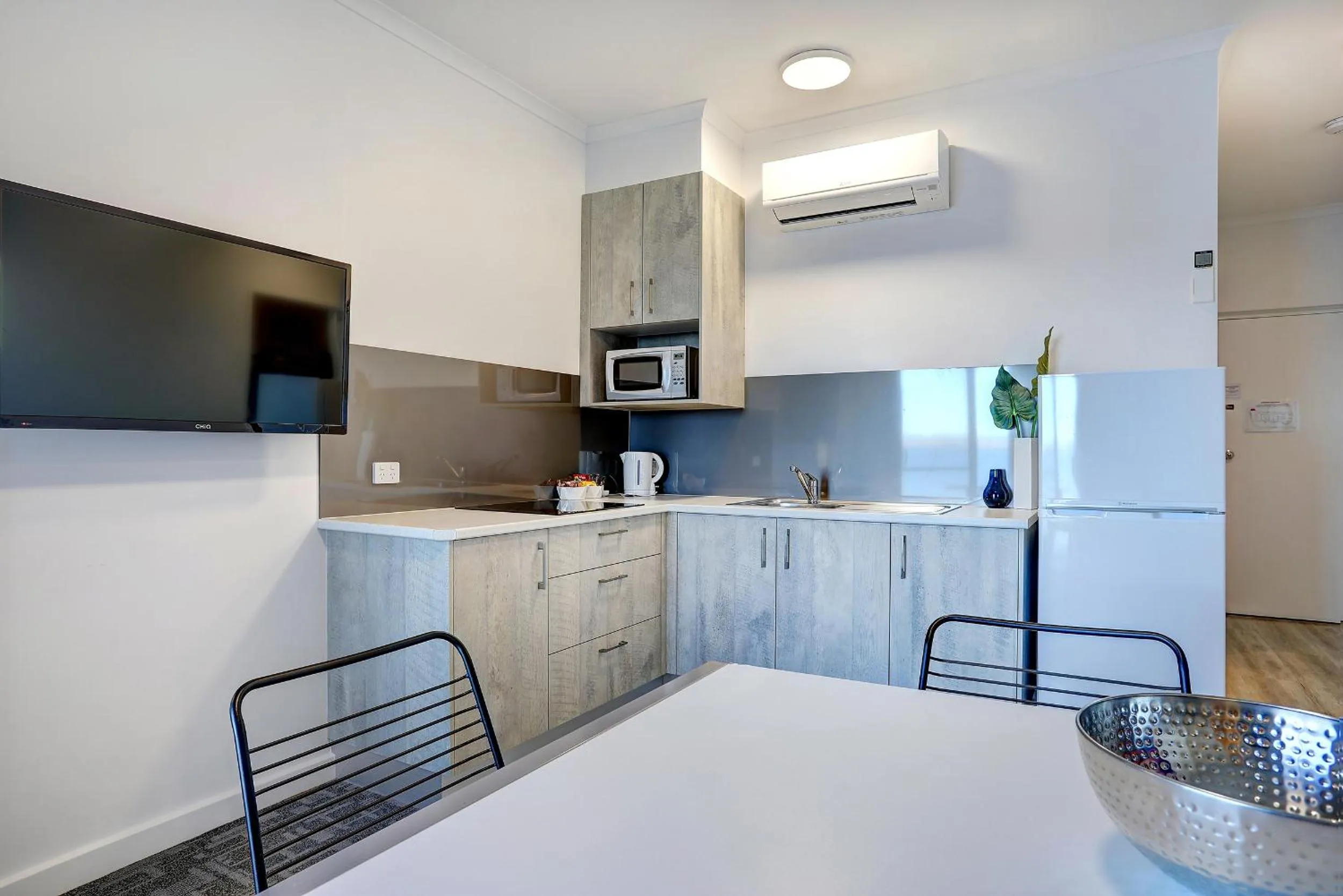 Kitchen or kitchenette in Limani Port Lincoln