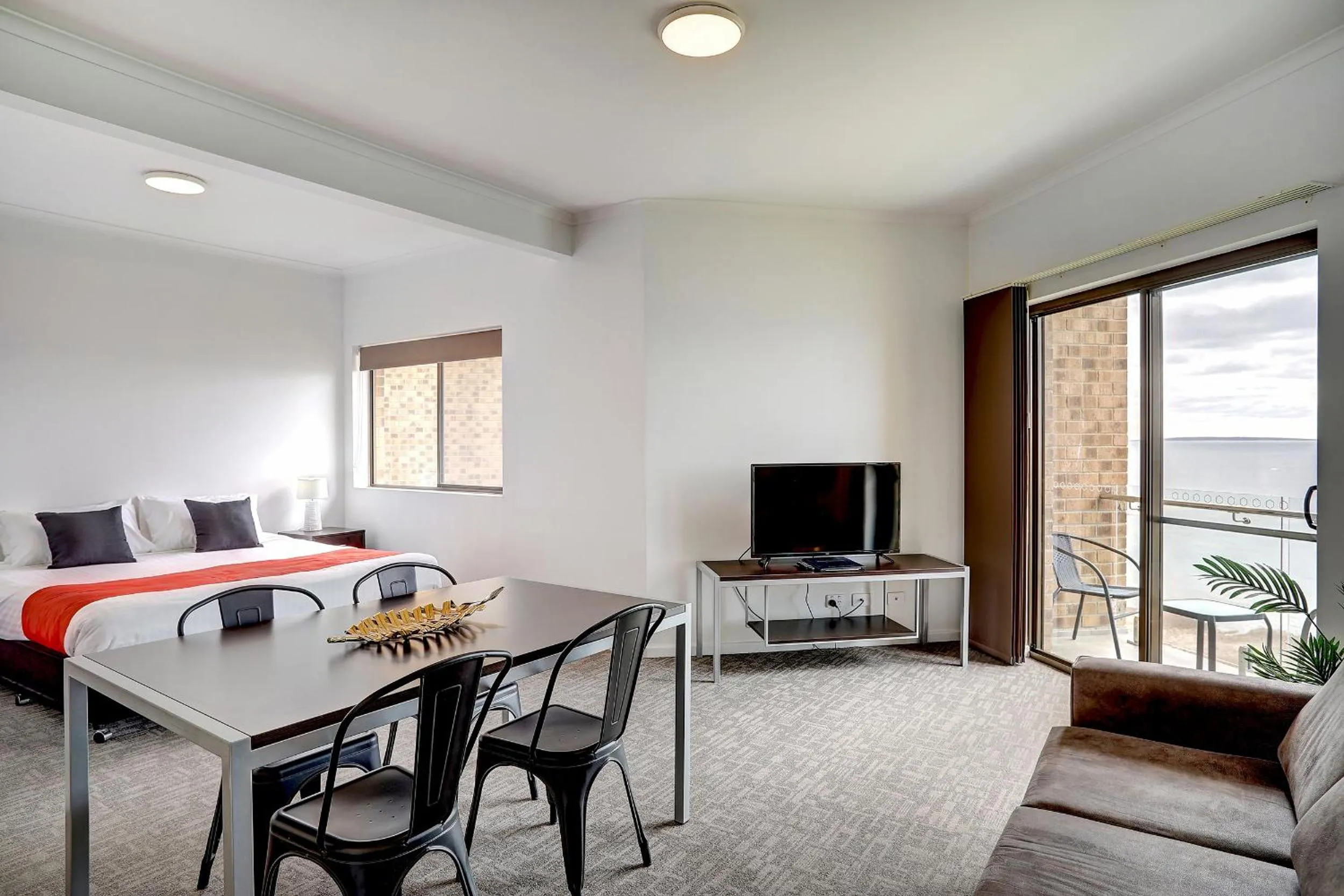 TV and multimedia in Limani Port Lincoln