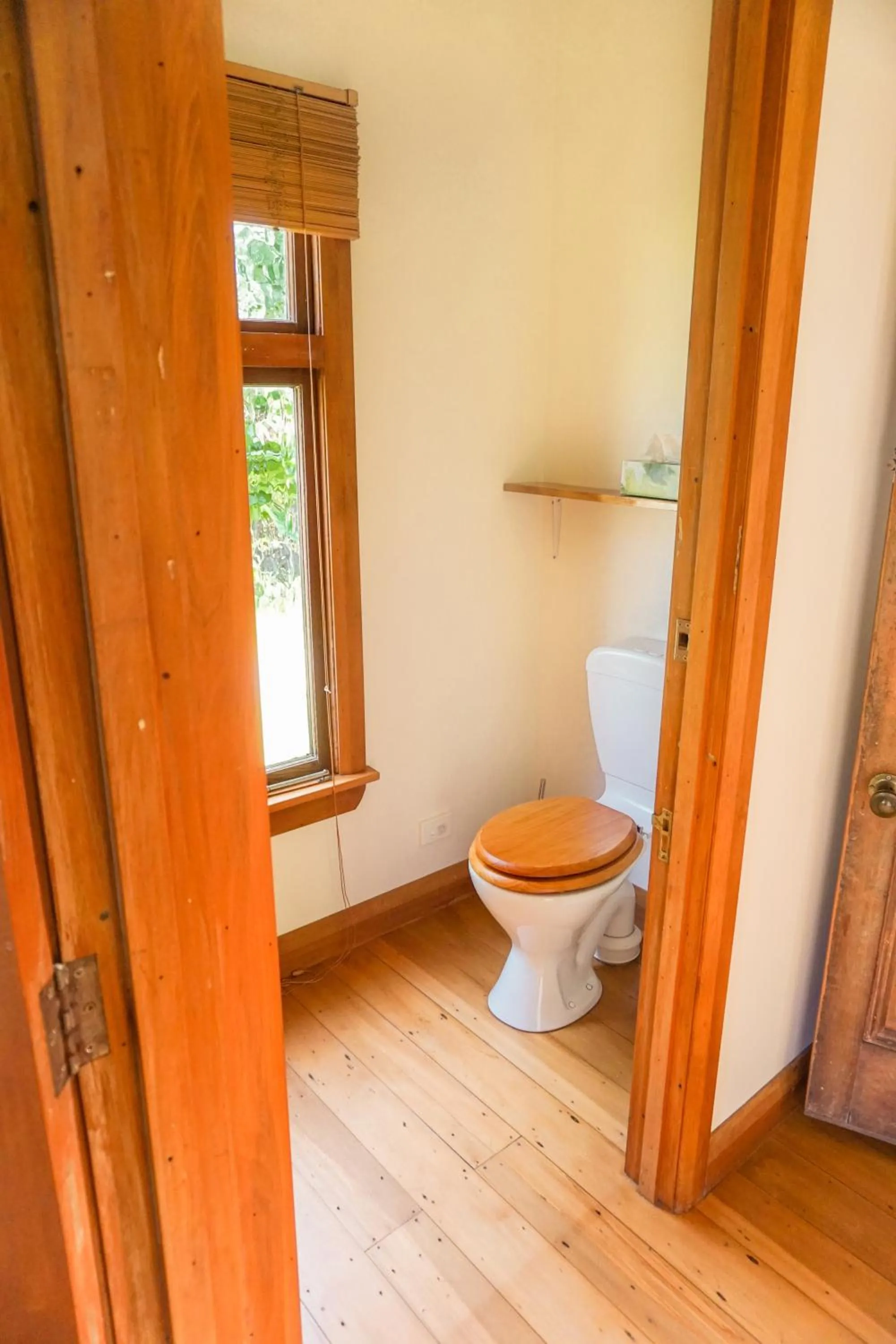 Toilet in The Barn Cabins & Camp