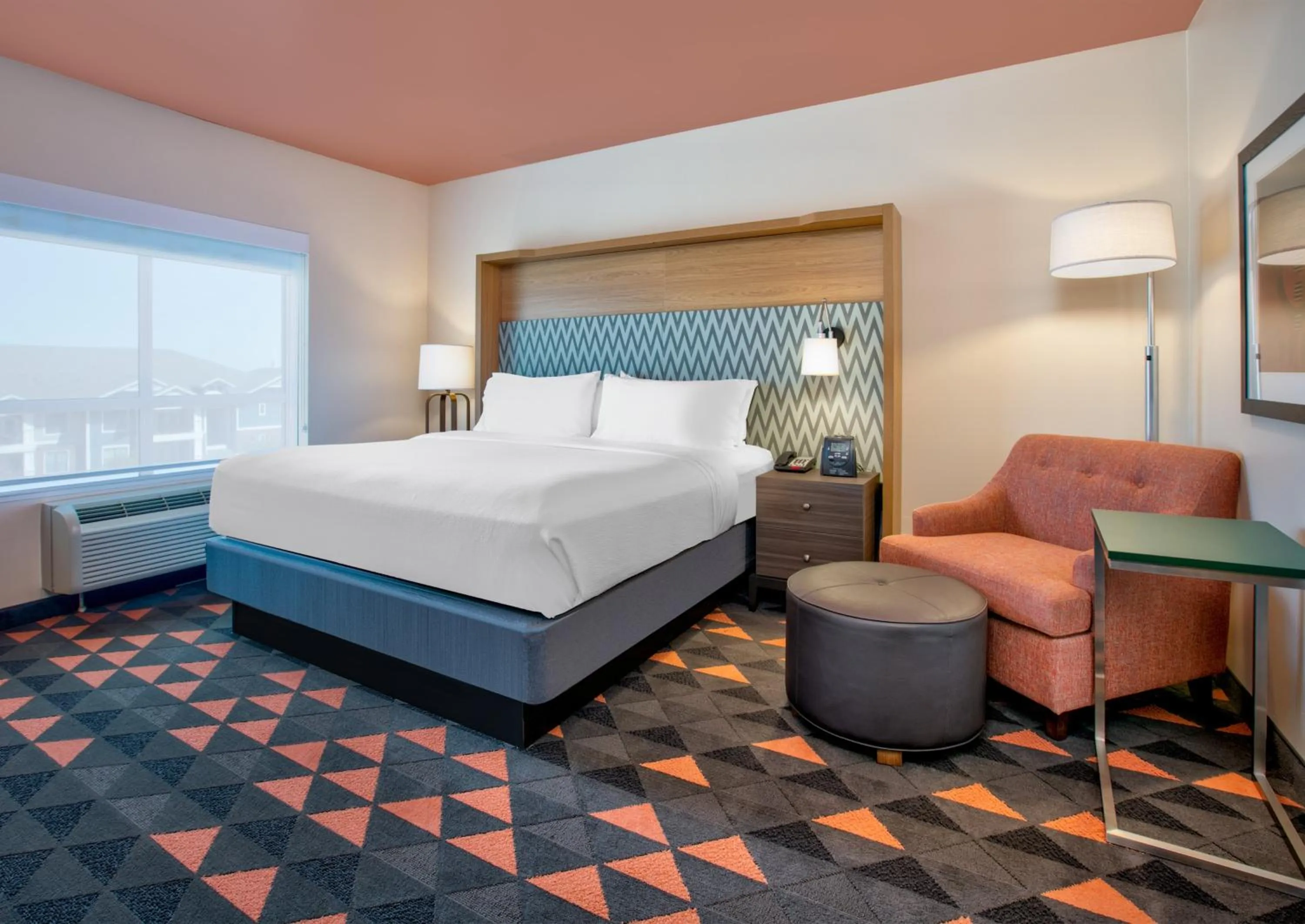 Photo of the whole room, Bed in Holiday Inn Dallas - Fort Worth Airport South by IHG