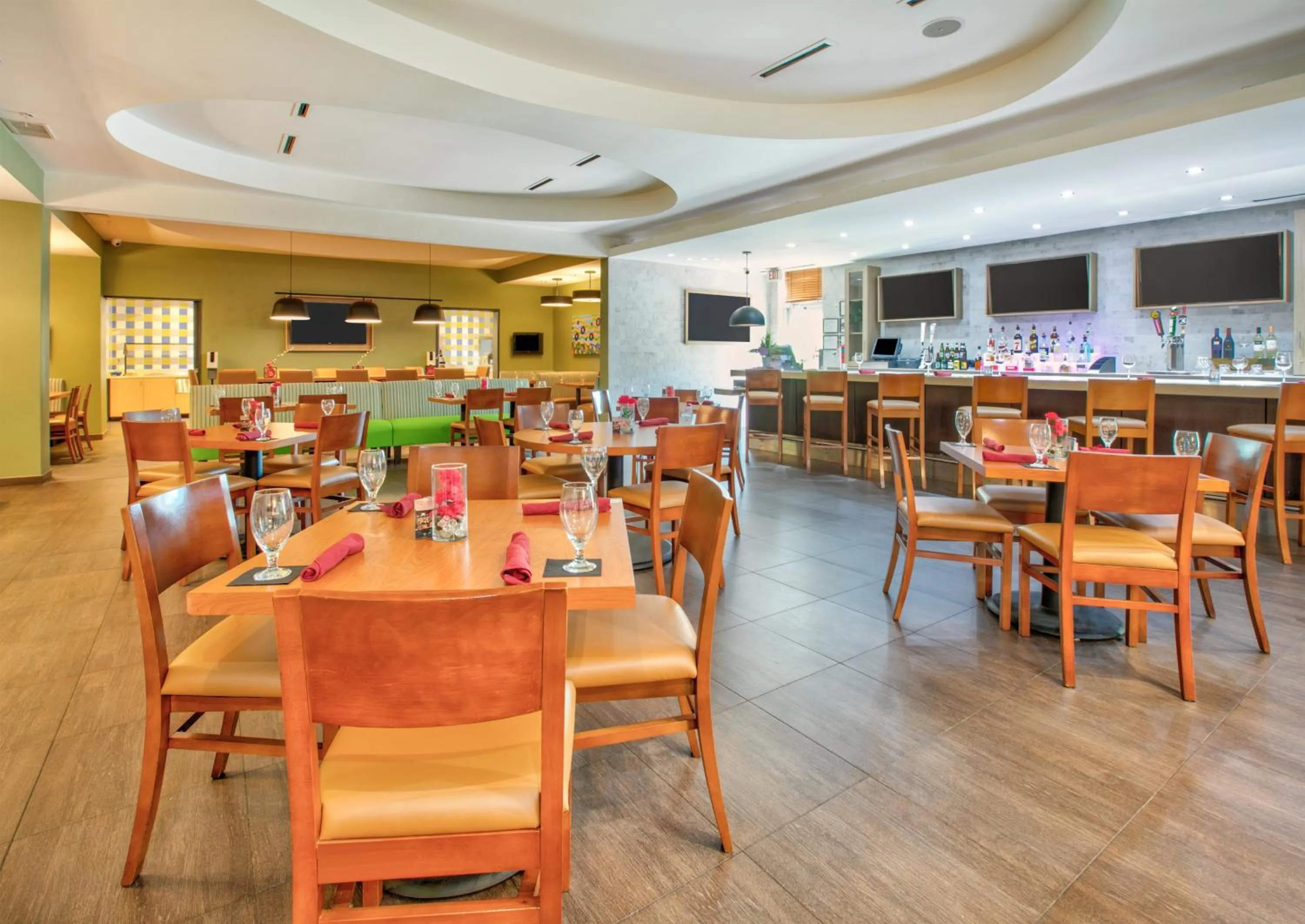 Restaurant/places to eat in Holiday Inn Dallas - Fort Worth Airport South by IHG