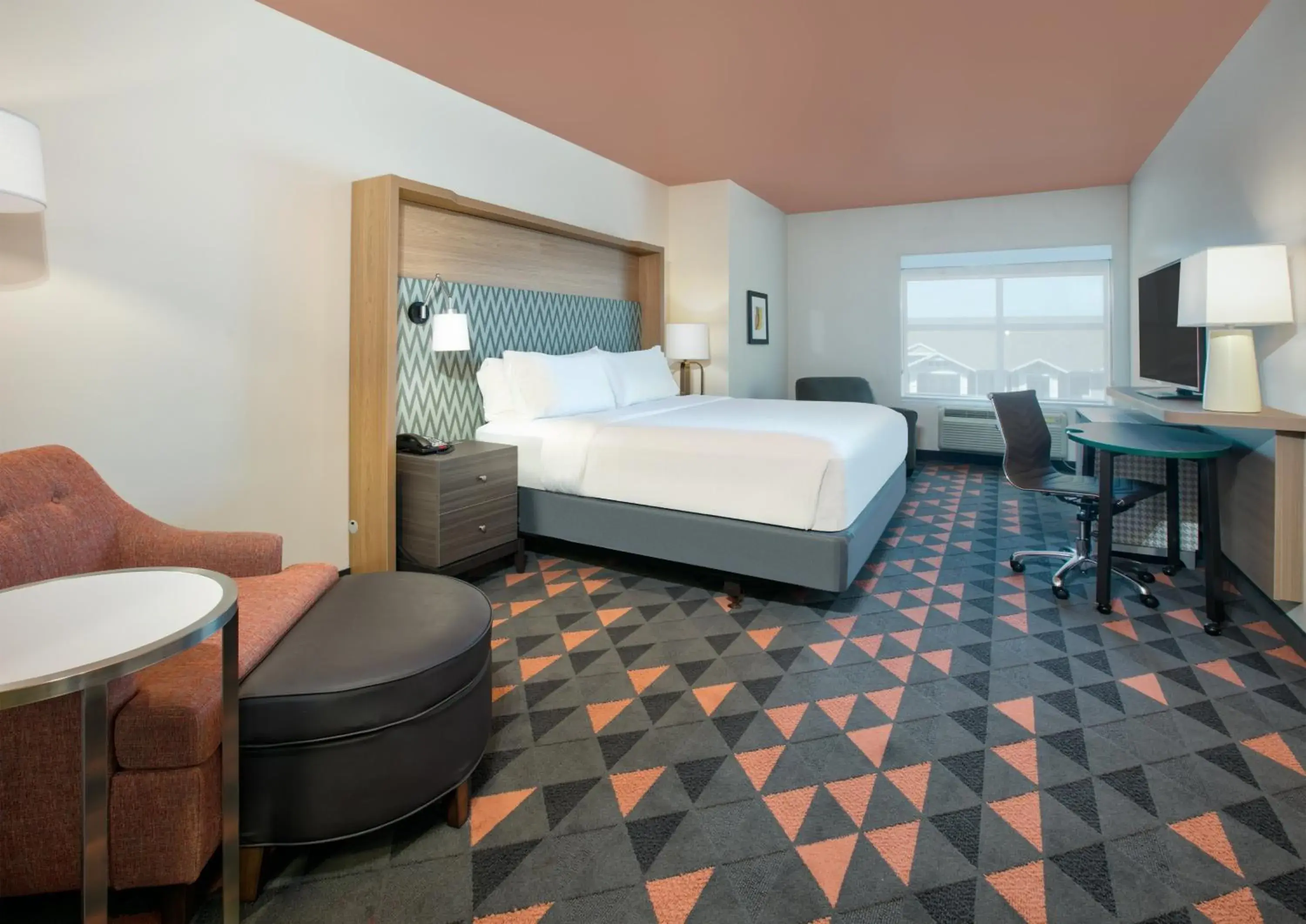 Photo of the whole room, Bed in Holiday Inn Dallas - Fort Worth Airport South by IHG Photo of the whole room, Bed in Holiday Inn Dallas - Fort Worth Airport South by IHG