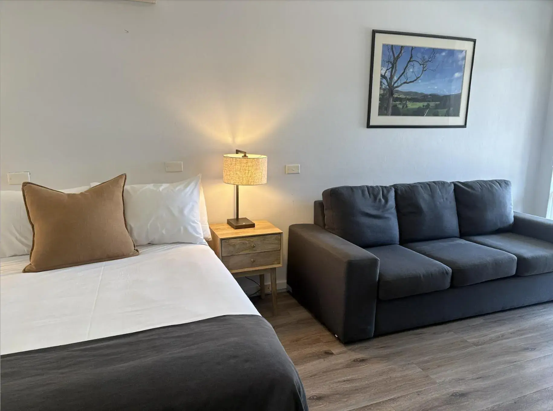 Deluxe Double Room in Tall Timbers Motel Deluxe Double Room in Tall Timbers Motel