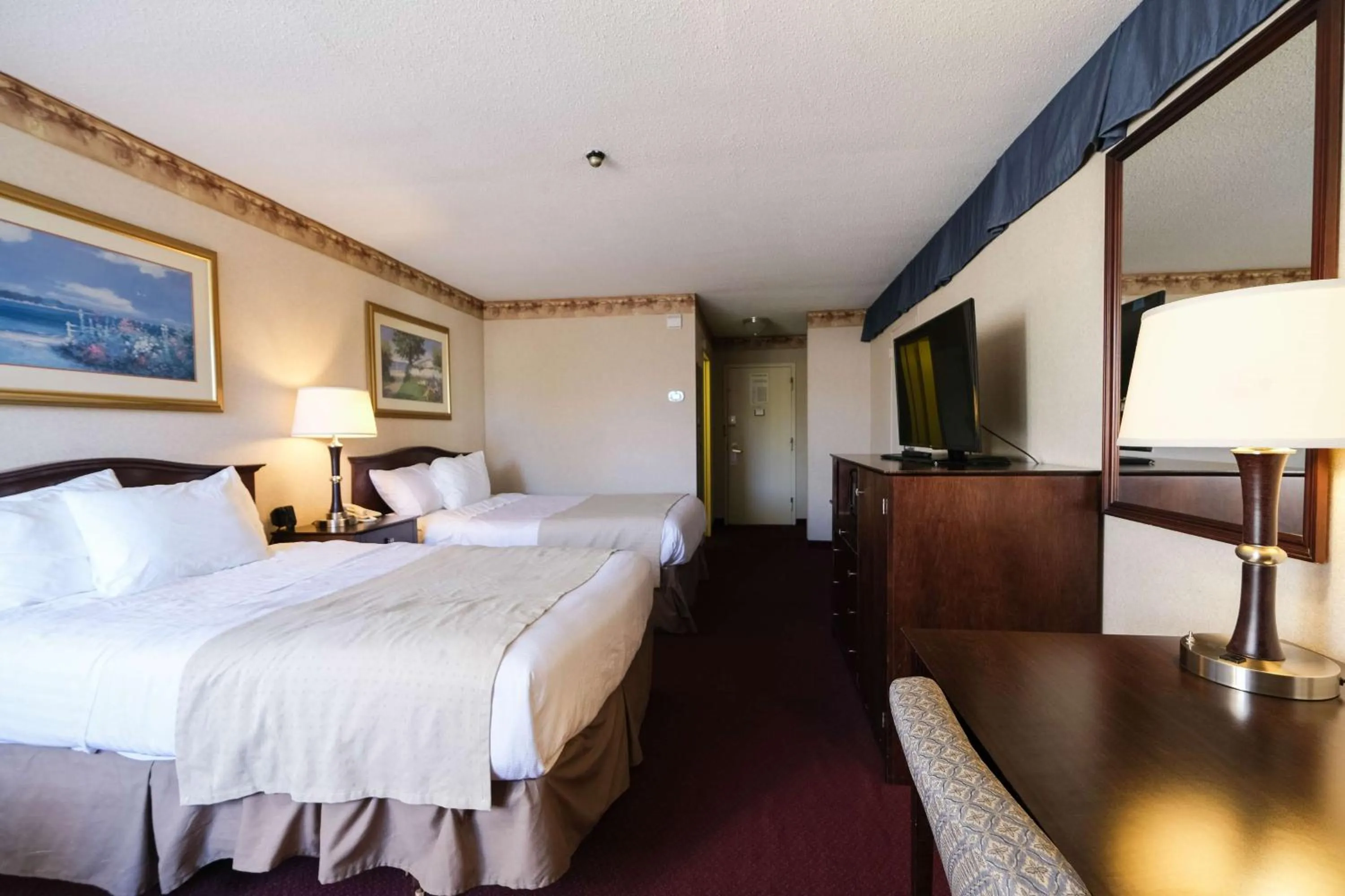 Bedroom, Bed in Fireside Inn & Suites Portland