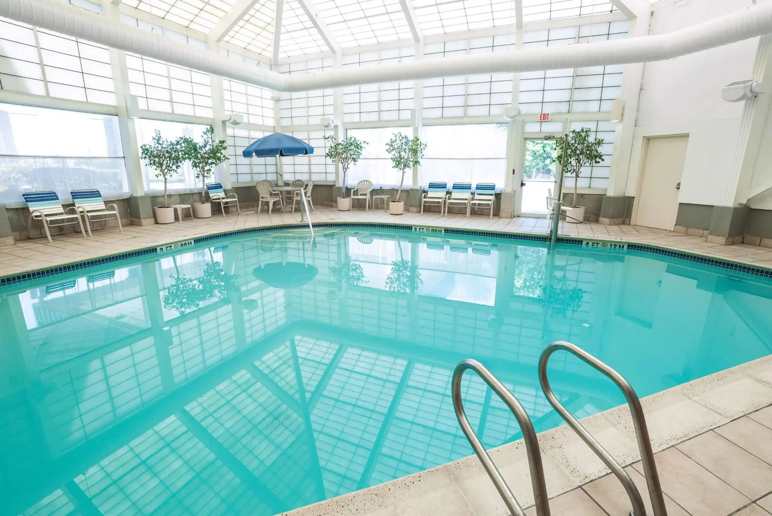 Pool view in Fireside Inn & Suites Portland Pool view in Fireside Inn & Suites Portland