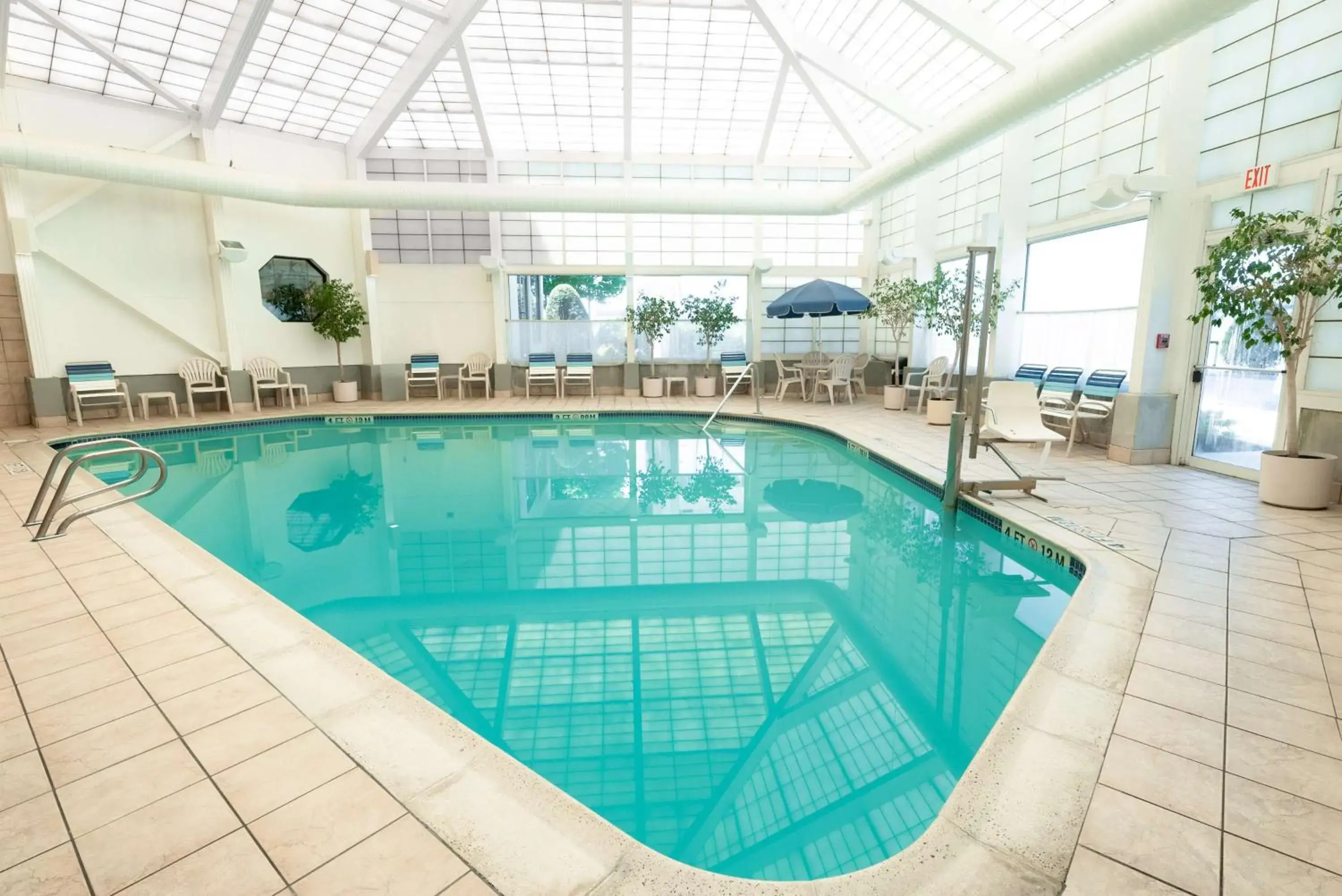 Pool view in Fireside Inn & Suites Portland Pool view in Fireside Inn & Suites Portland