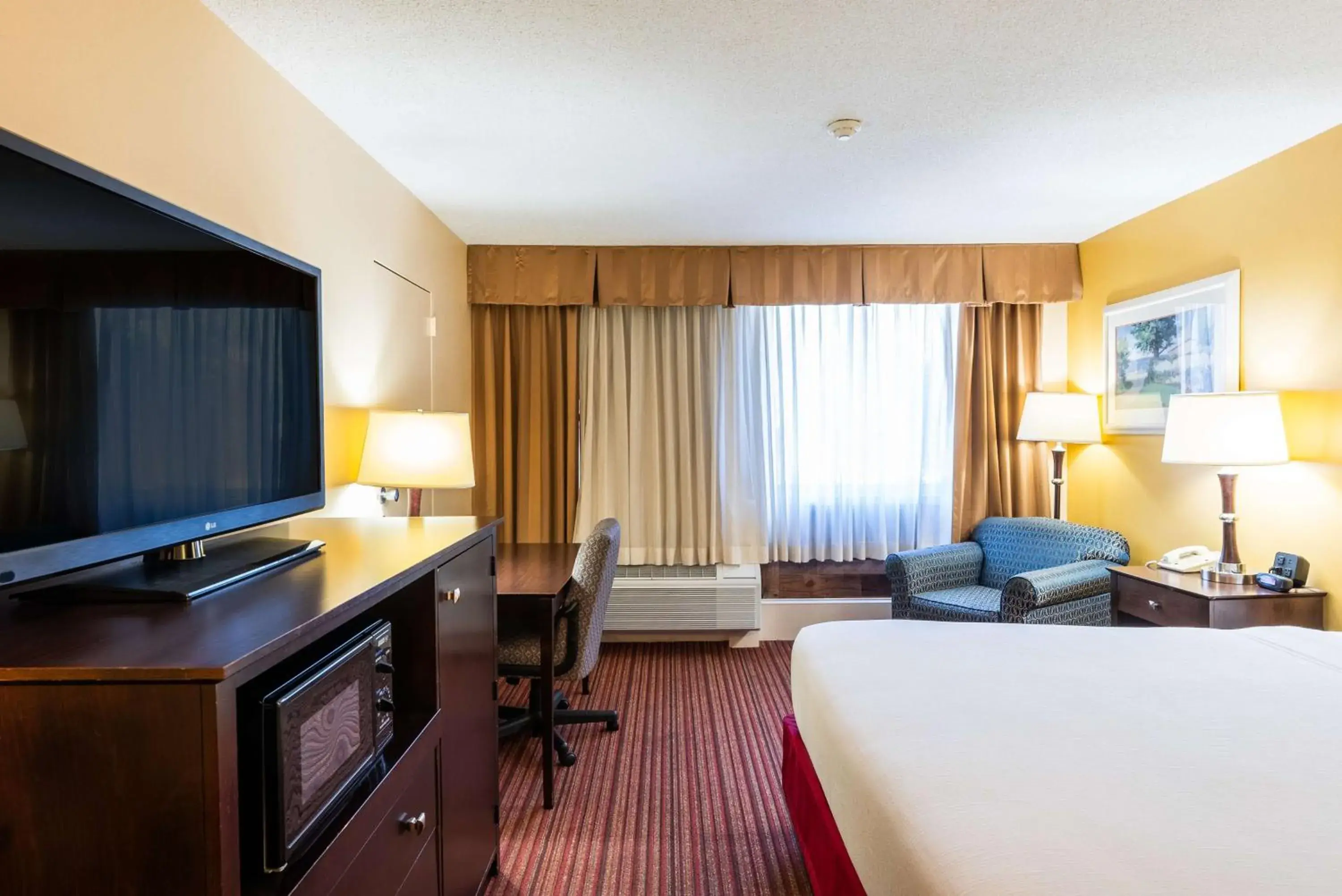 Bedroom, Bed in Fireside Inn & Suites Portland Bedroom, Bed in Fireside Inn & Suites Portland