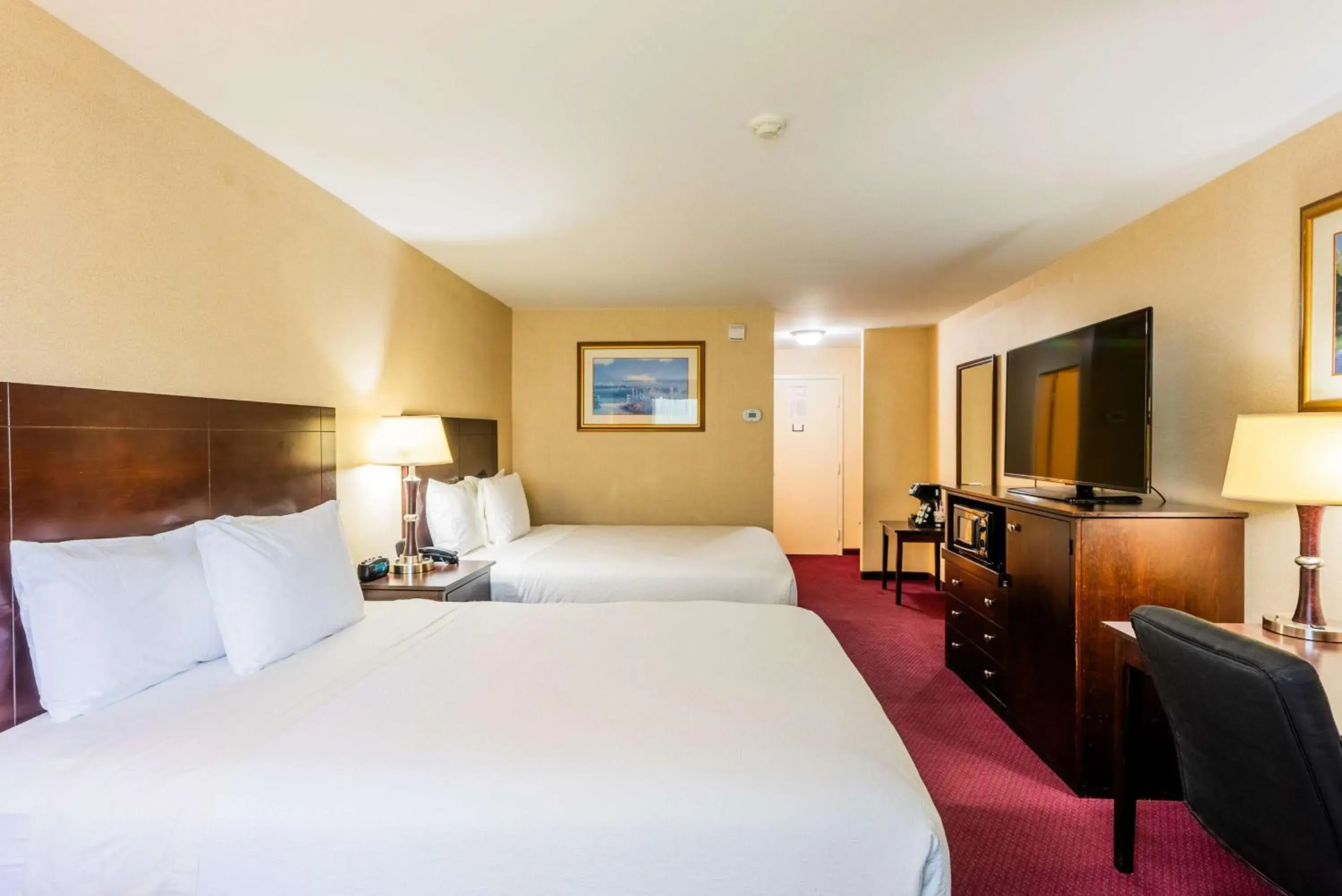 Bedroom, Bed in Fireside Inn & Suites Portland Bedroom, Bed in Fireside Inn & Suites Portland