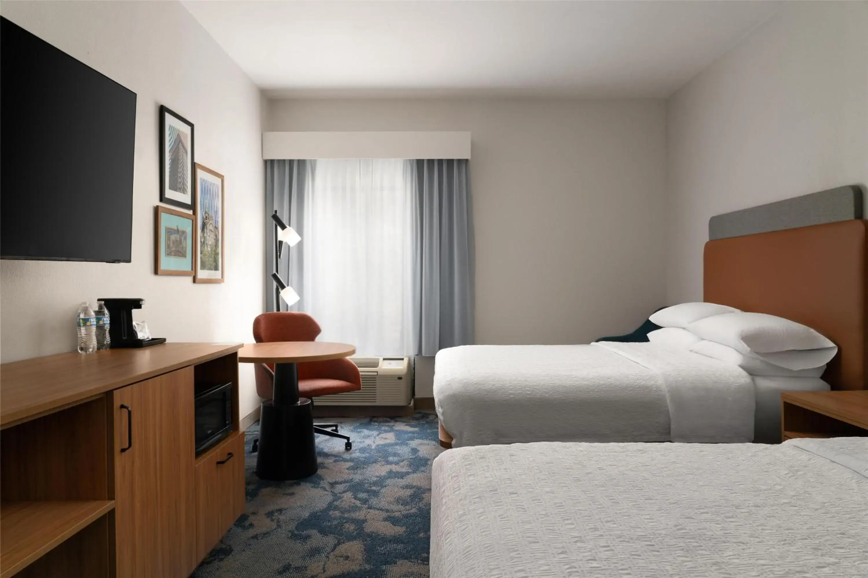 Living room, Bed in Hampton Inn Hopewell Fort Gregg-Adams Living room, Bed in Hampton Inn Hopewell Fort Gregg-Adams