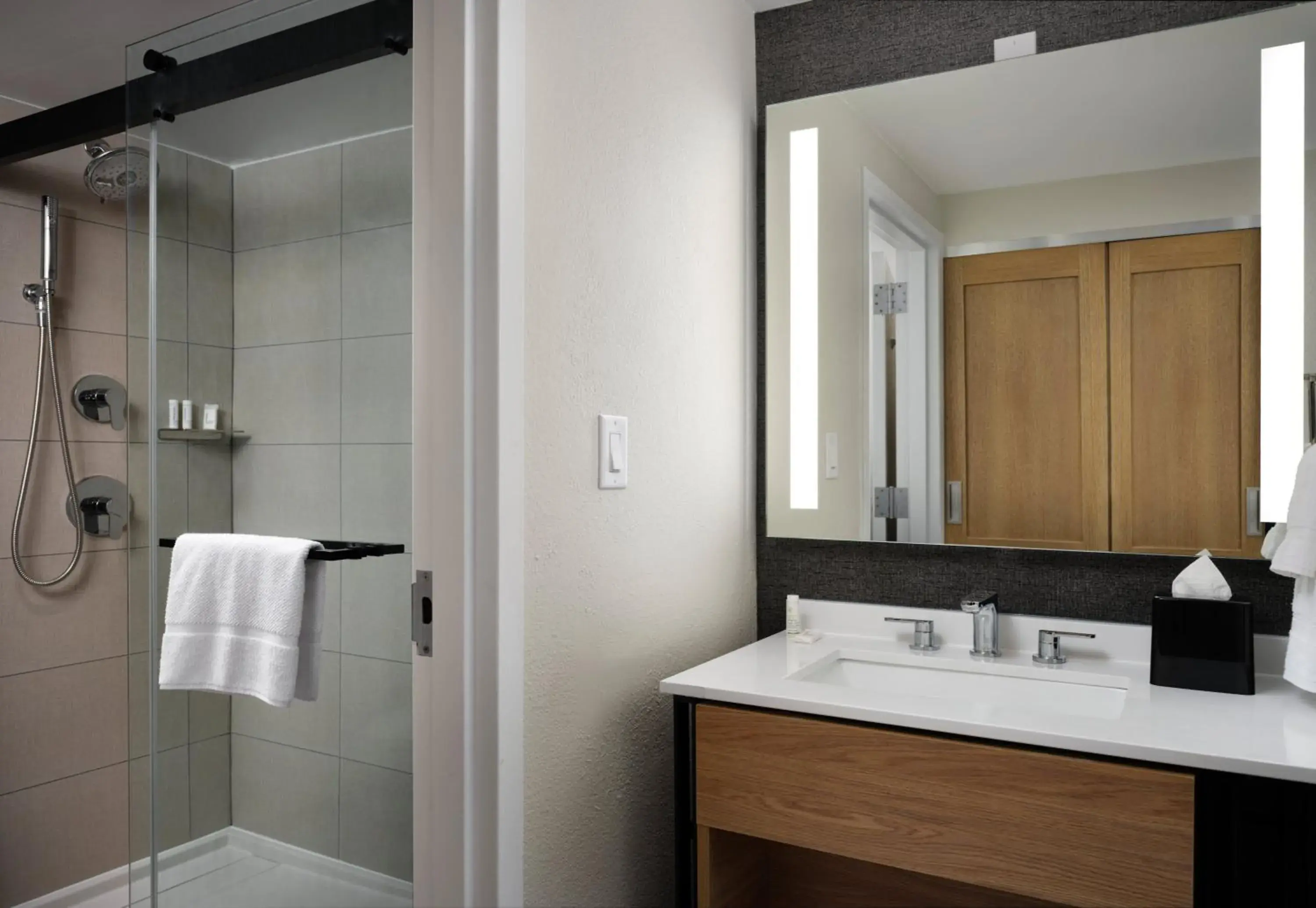 Queen Room with Two Queen Beds in Sheraton Grand Rapids Airport Hotel Queen Room with Two Queen Beds in Sheraton Grand Rapids Airport Hotel