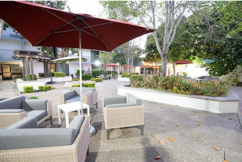 Property building in Holiday Inn Dublin - Pleasanton by IHG Property building in Holiday Inn Dublin - Pleasanton by IHG