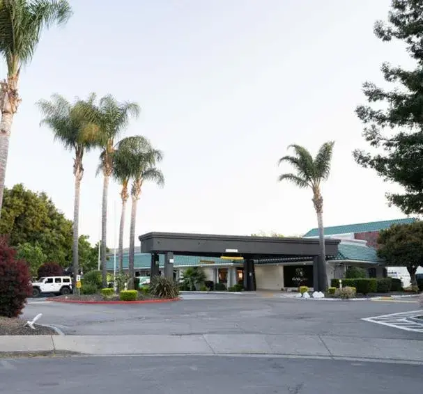 Property building in Holiday Inn Dublin - Pleasanton by IHG Property building in Holiday Inn Dublin - Pleasanton by IHG