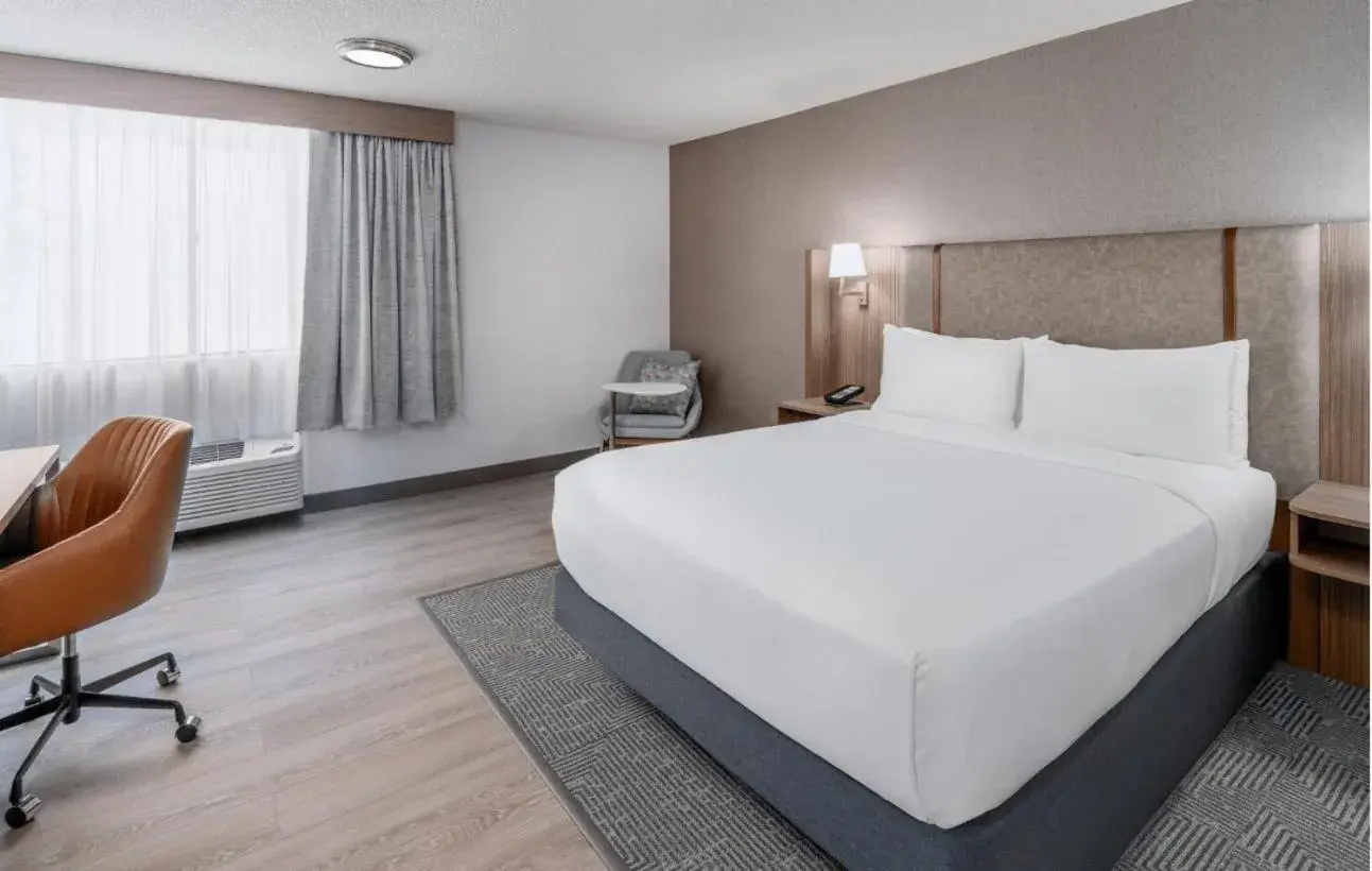 Bed in Holiday Inn Dublin - Pleasanton by IHG Bed in Holiday Inn Dublin - Pleasanton by IHG