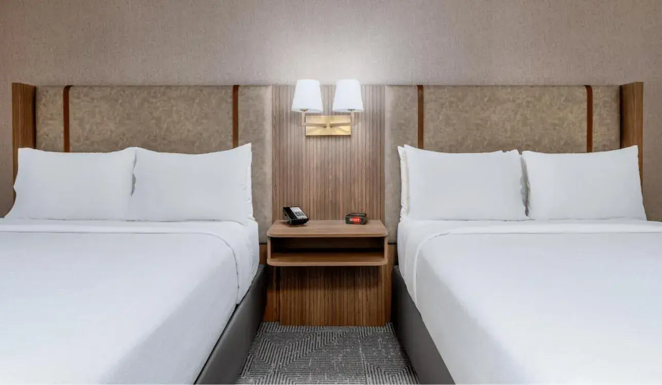 Bed in Holiday Inn Dublin - Pleasanton by IHG Bed in Holiday Inn Dublin - Pleasanton by IHG