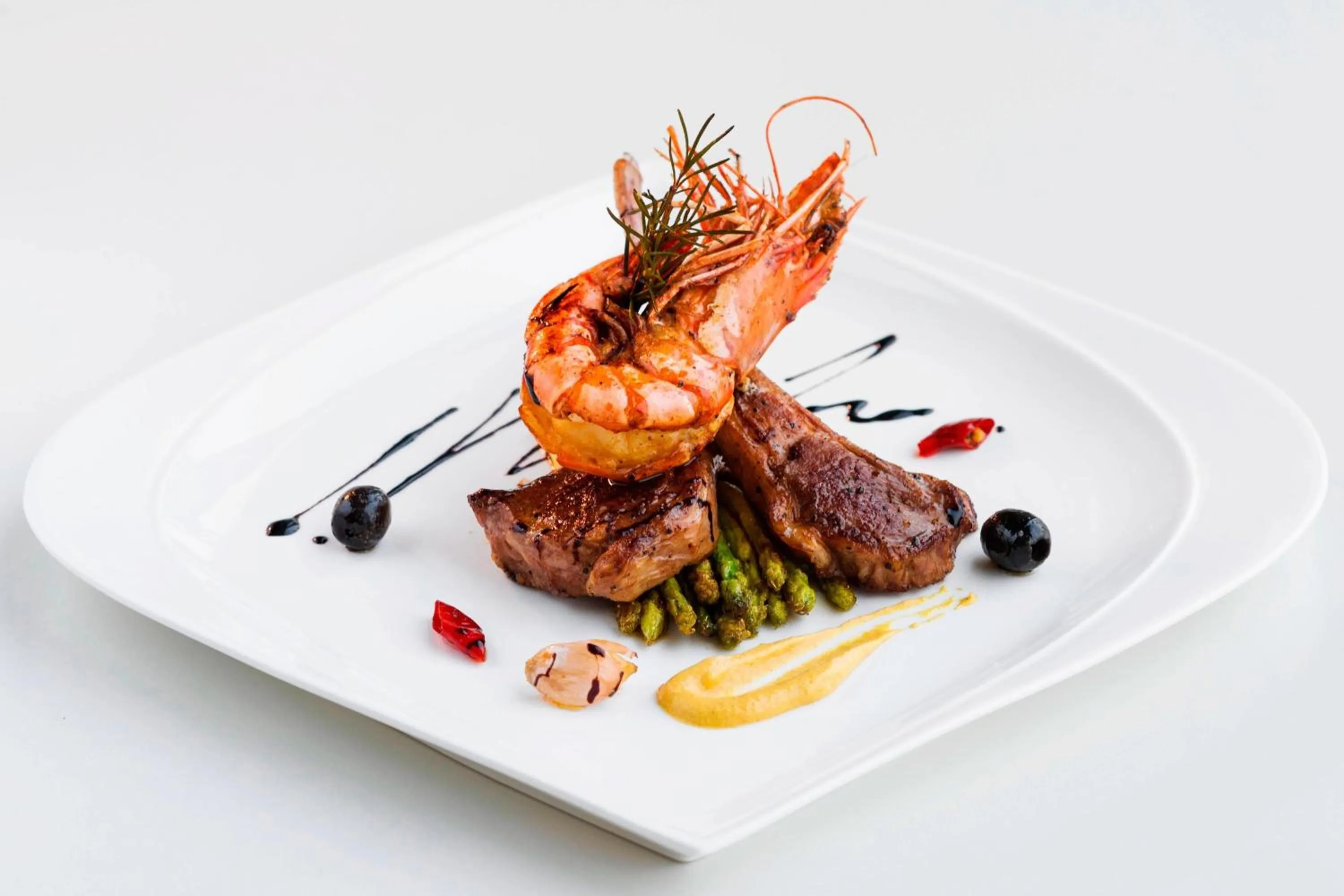 Restaurant/places to eat in Le Meridien Qingdao West Coast