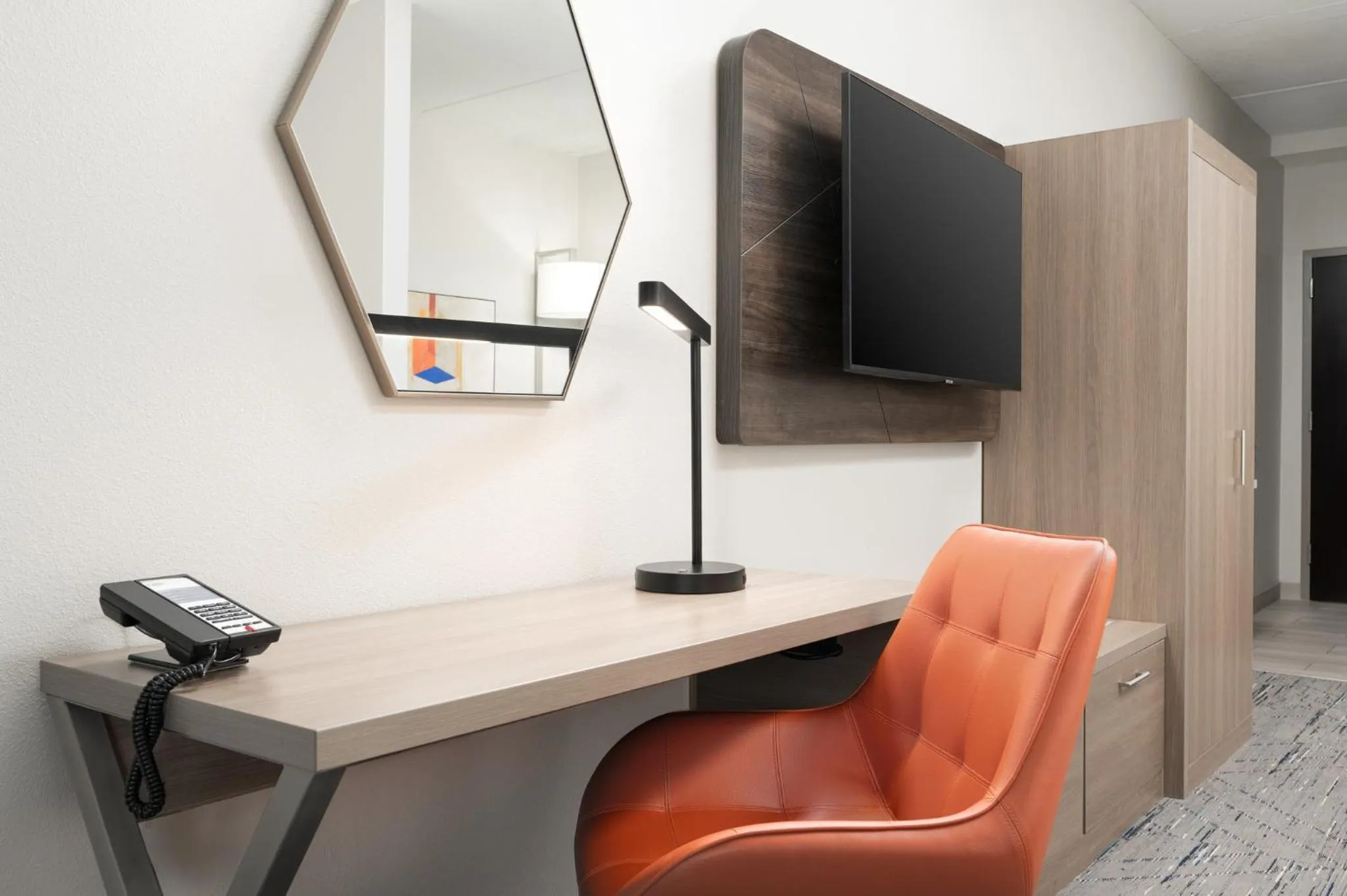 Photo of the whole room in Holiday Inn Express Hotel & Suites Newport South by IHG