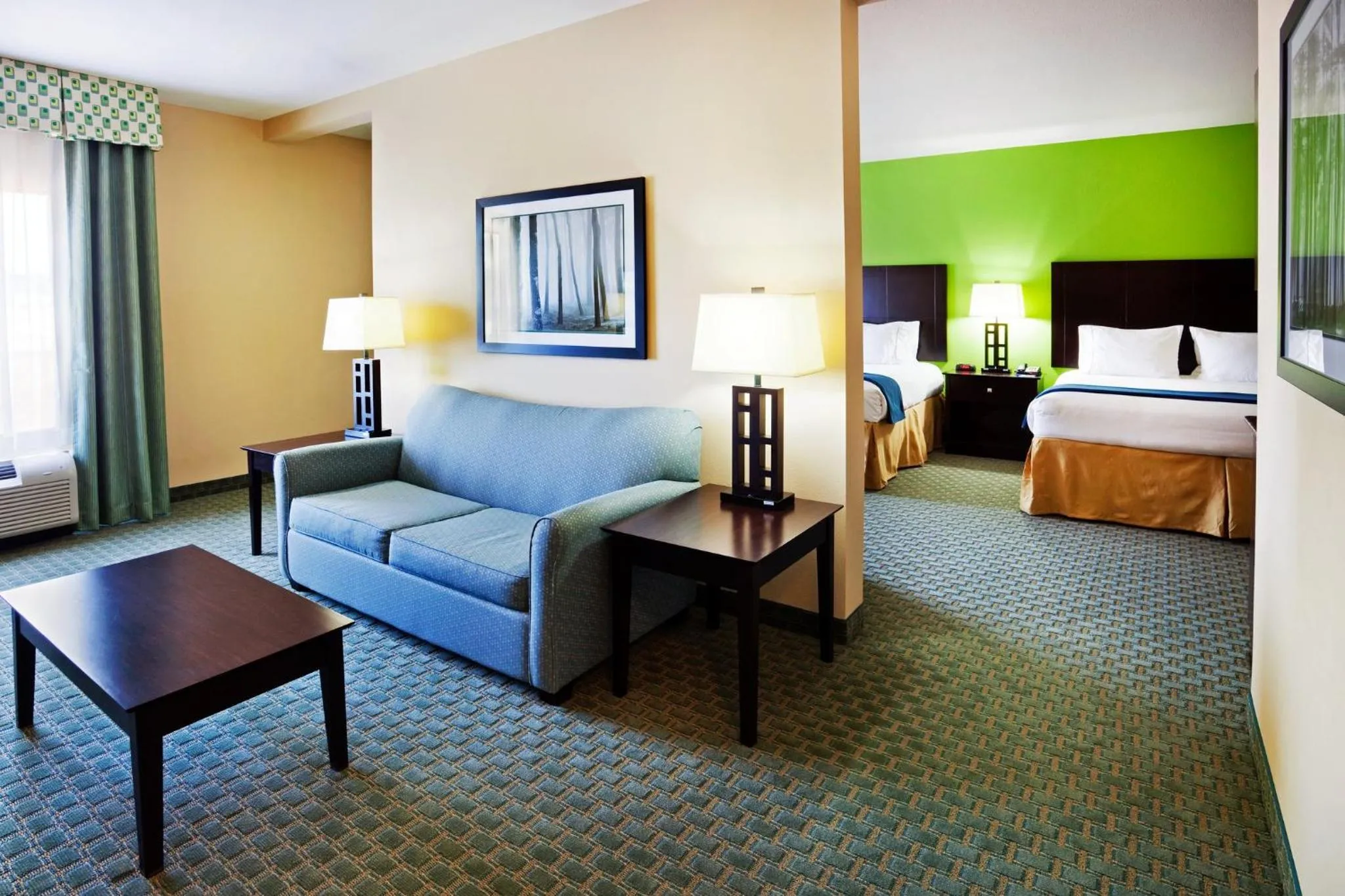 Bedroom, Bed in Holiday Inn Express Hotel & Suites Newport South by IHG