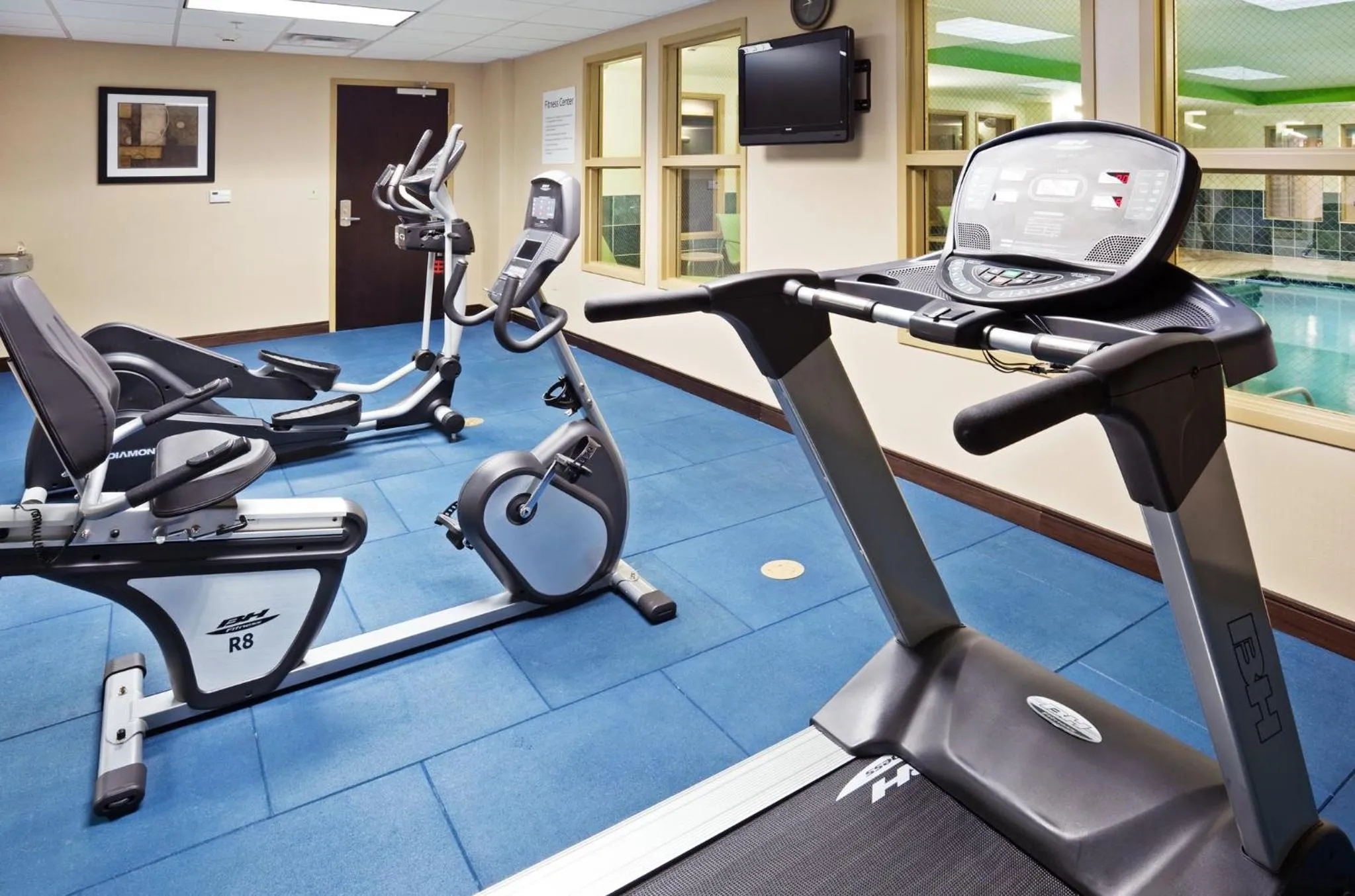 Fitness centre/facilities in Holiday Inn Express Hotel & Suites Newport South by IHG