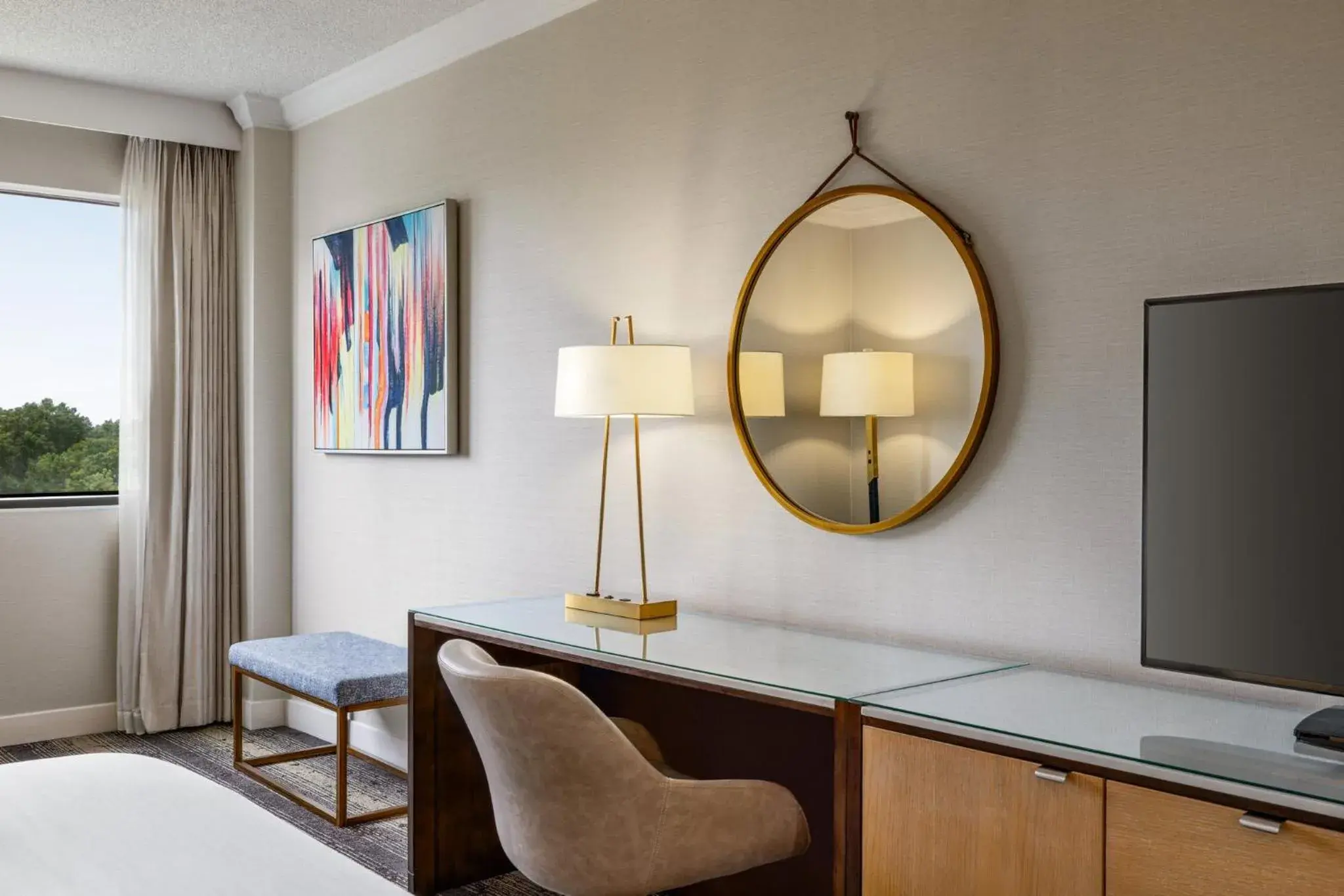 Photo of the whole room, Bed in Crowne Plaza Edison by IHG Photo of the whole room, Bed in Crowne Plaza Edison by IHG