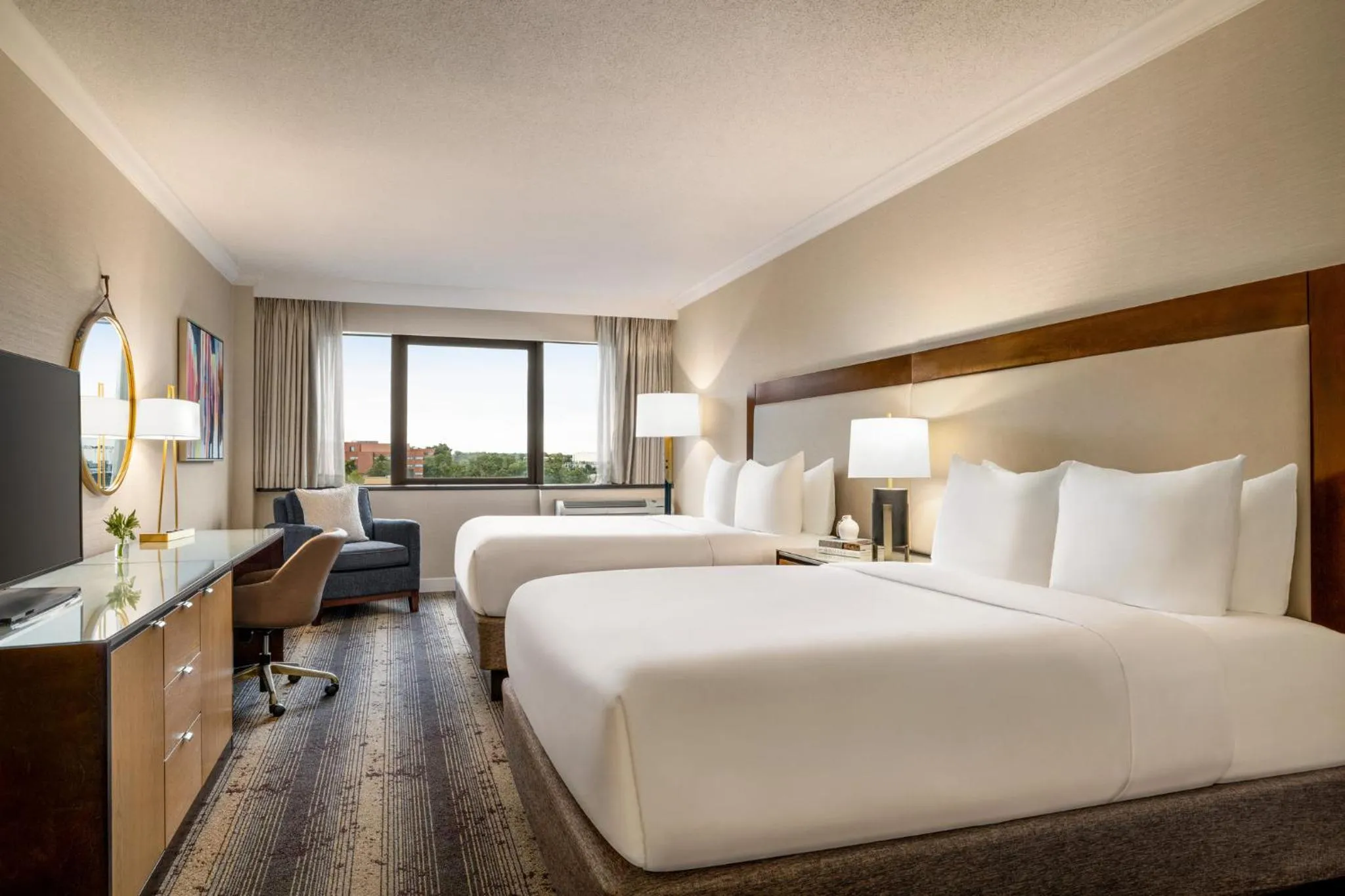 Photo of the whole room, Bed in Crowne Plaza Edison by IHG
