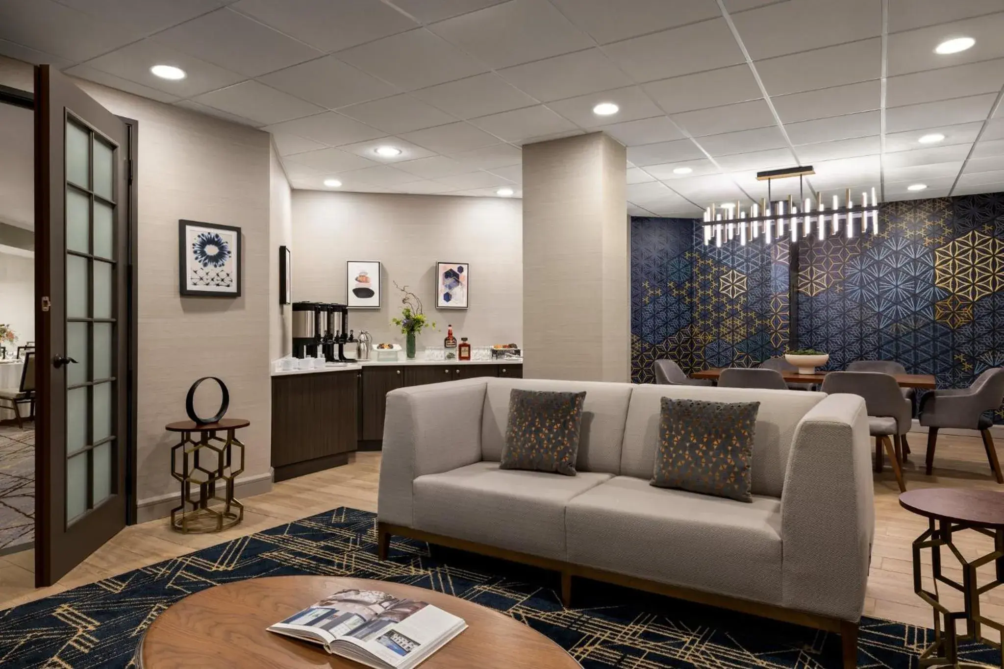 Crowne Plaza Edison by IHG Crowne Plaza Edison by IHG