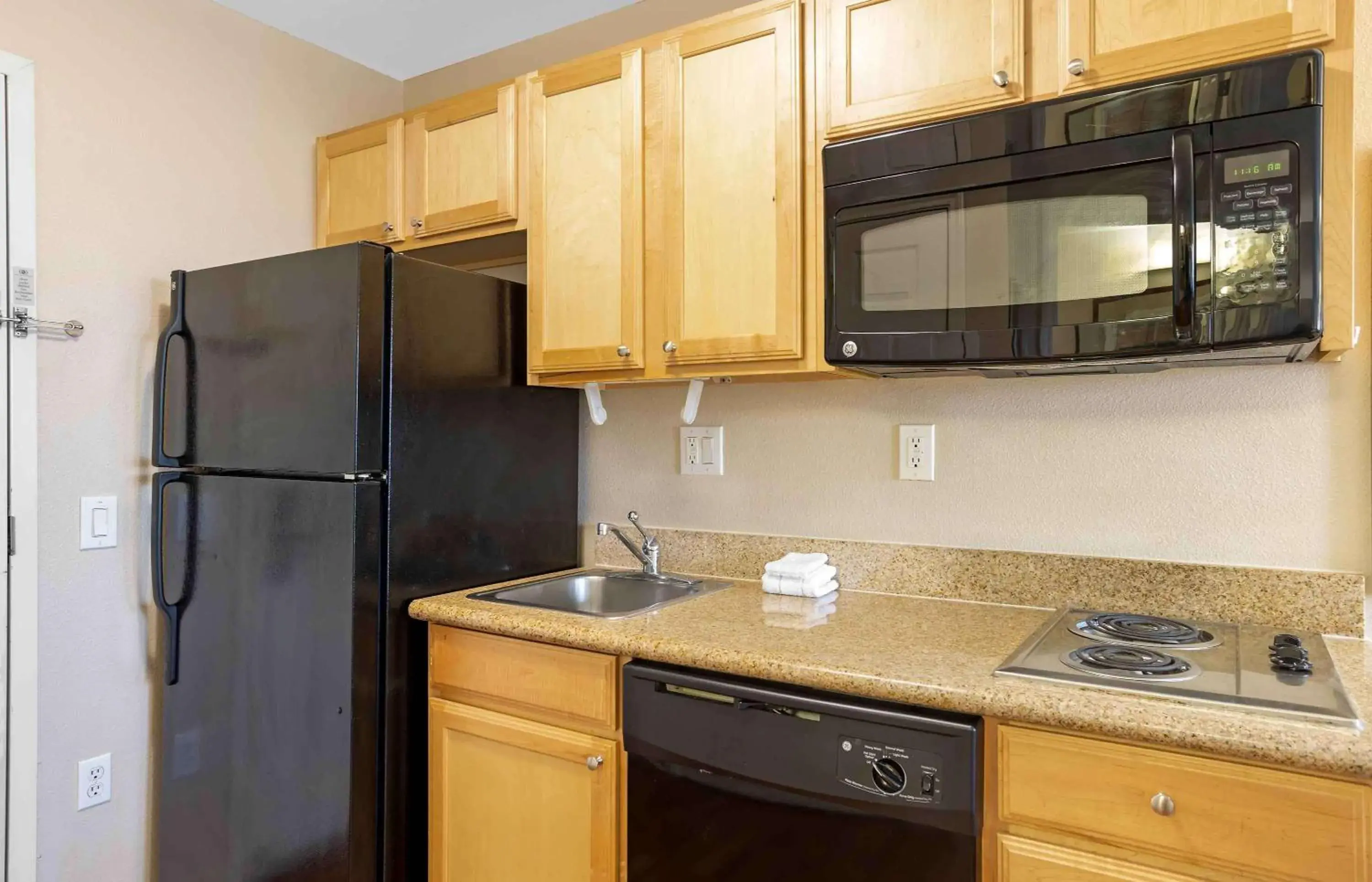 Bedroom, Kitchen/Kitchenette in Extended Stay America Suites - Houston - Katy - I-10