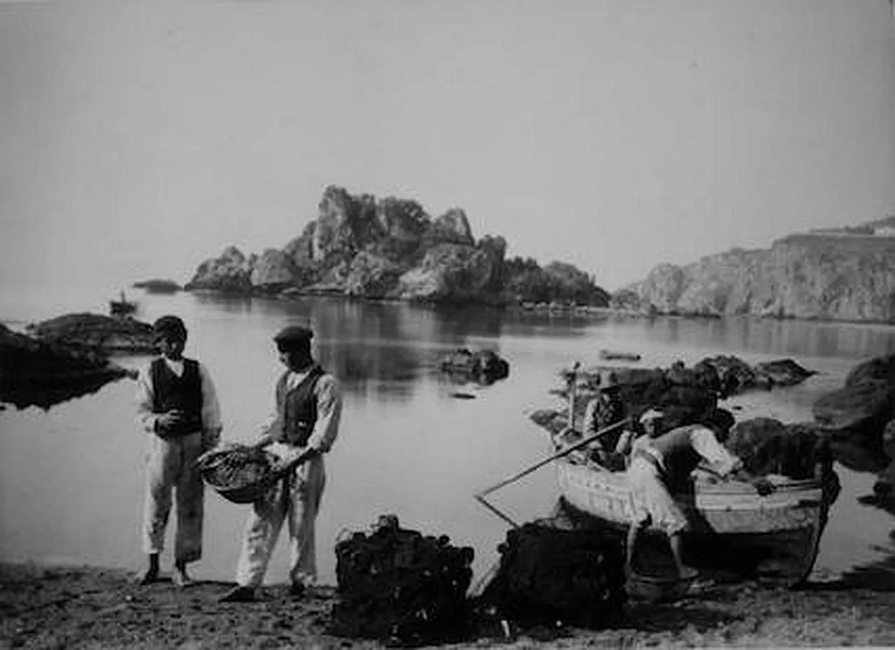 Nearby landmark in La Via del Mare